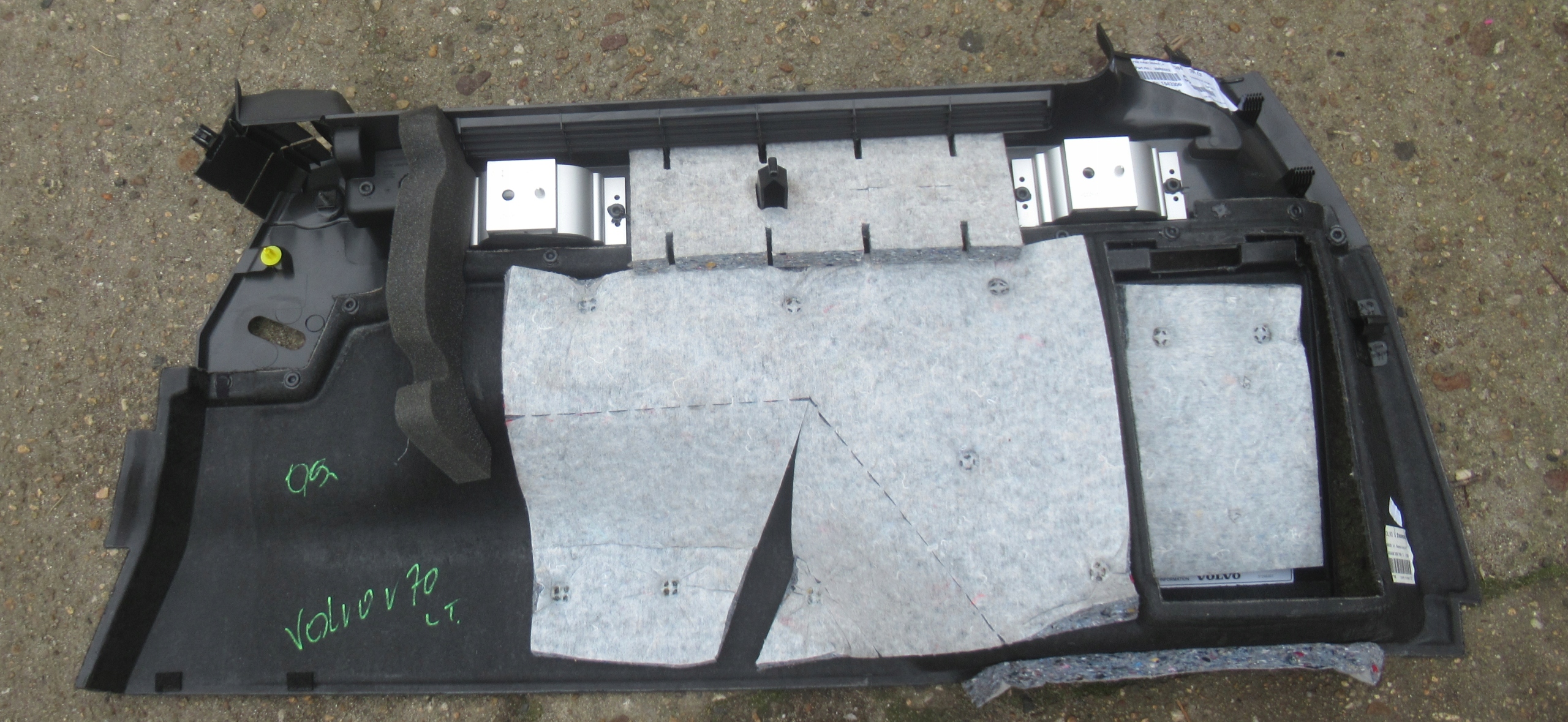 VOLVO V70 2.0 D 09R side upholstery boot left rear part