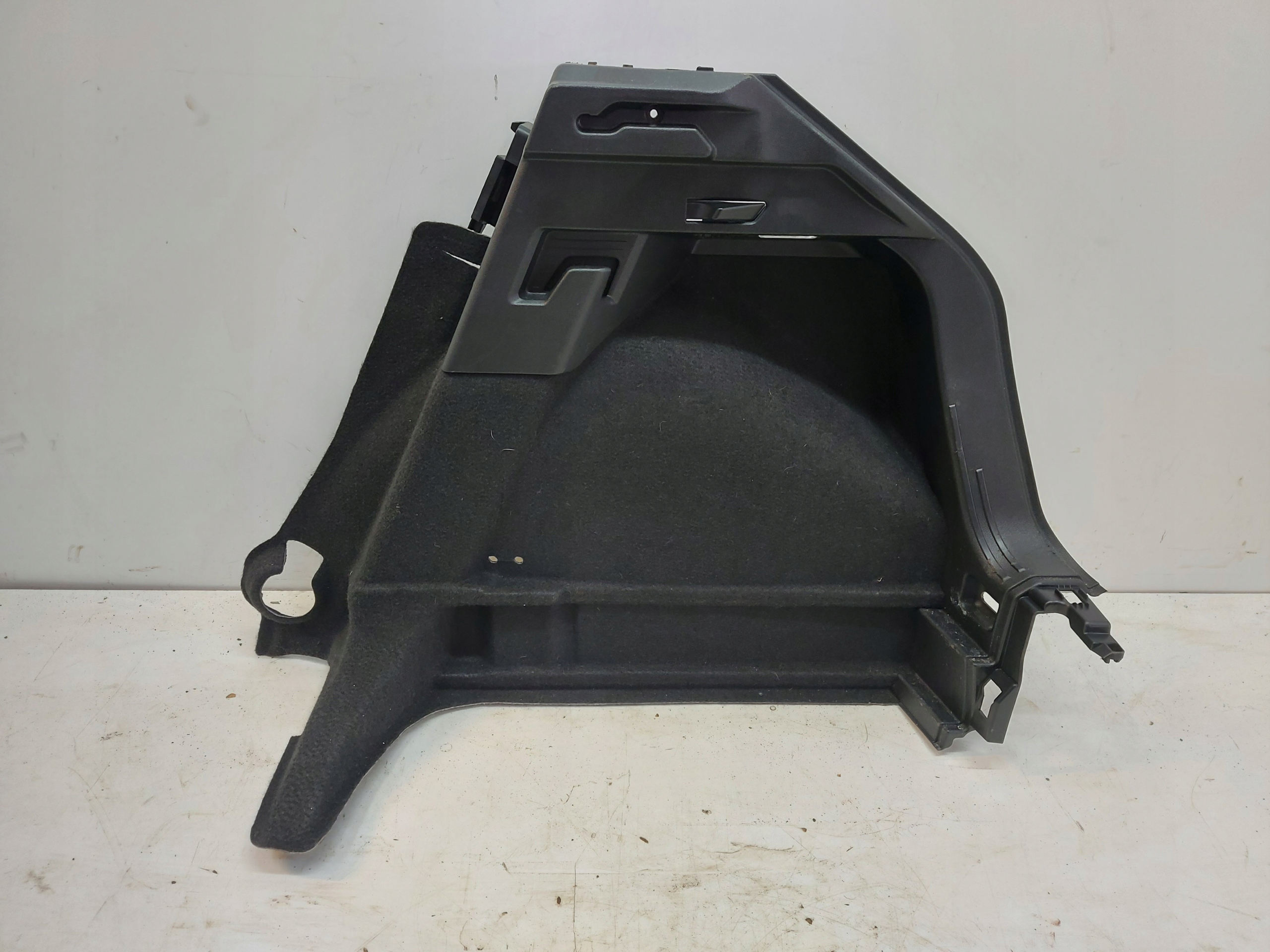 Audi A1 82A side upholstery boot right