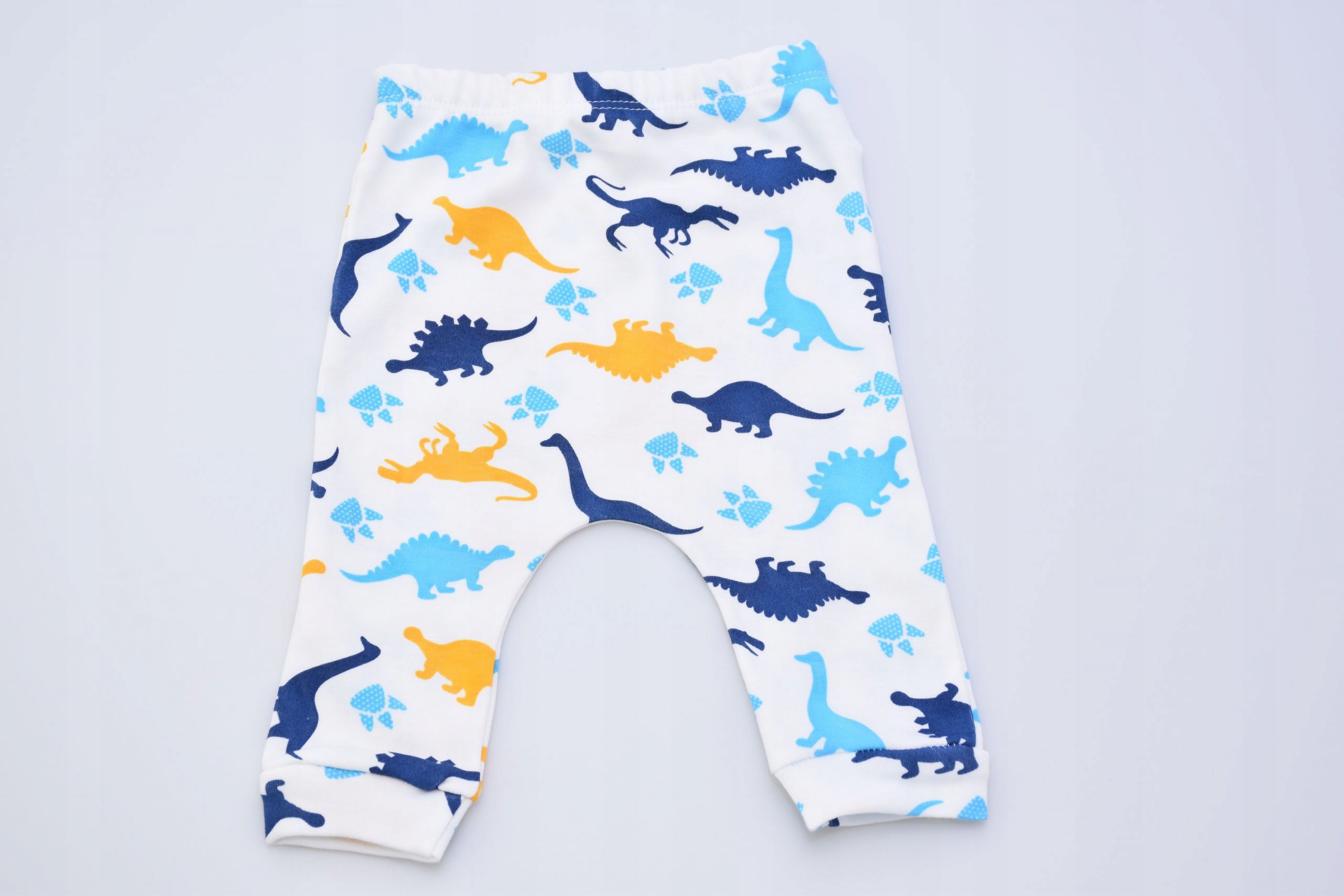 NIEMOWLĘCY KOMPLET SPODNIE BODY CZAPKA DINO roz 68 Rozmiar (new) 68 (63 - 68 cm)