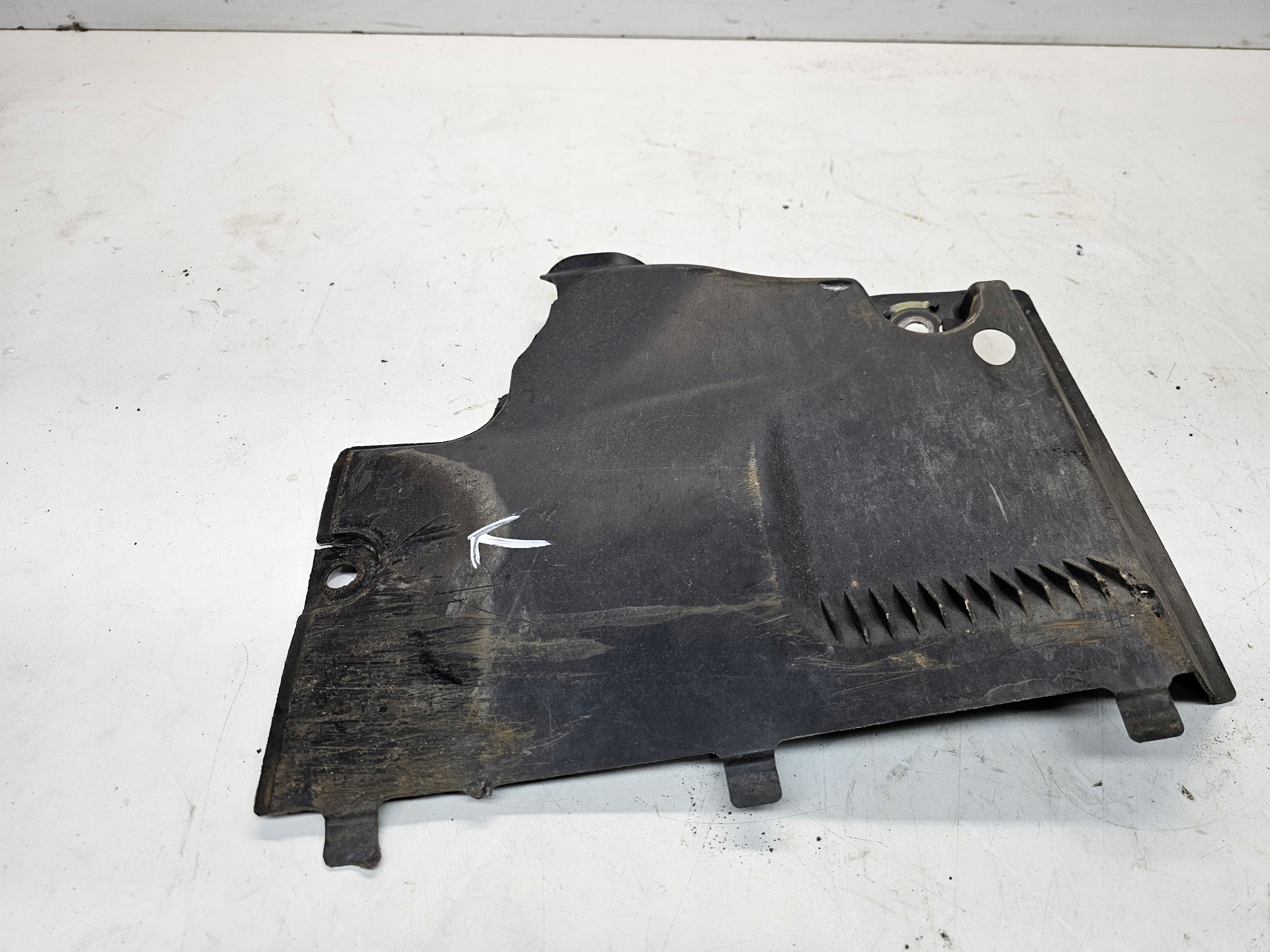 cover cover chassis left AUDI A4 B8 8K0825201A