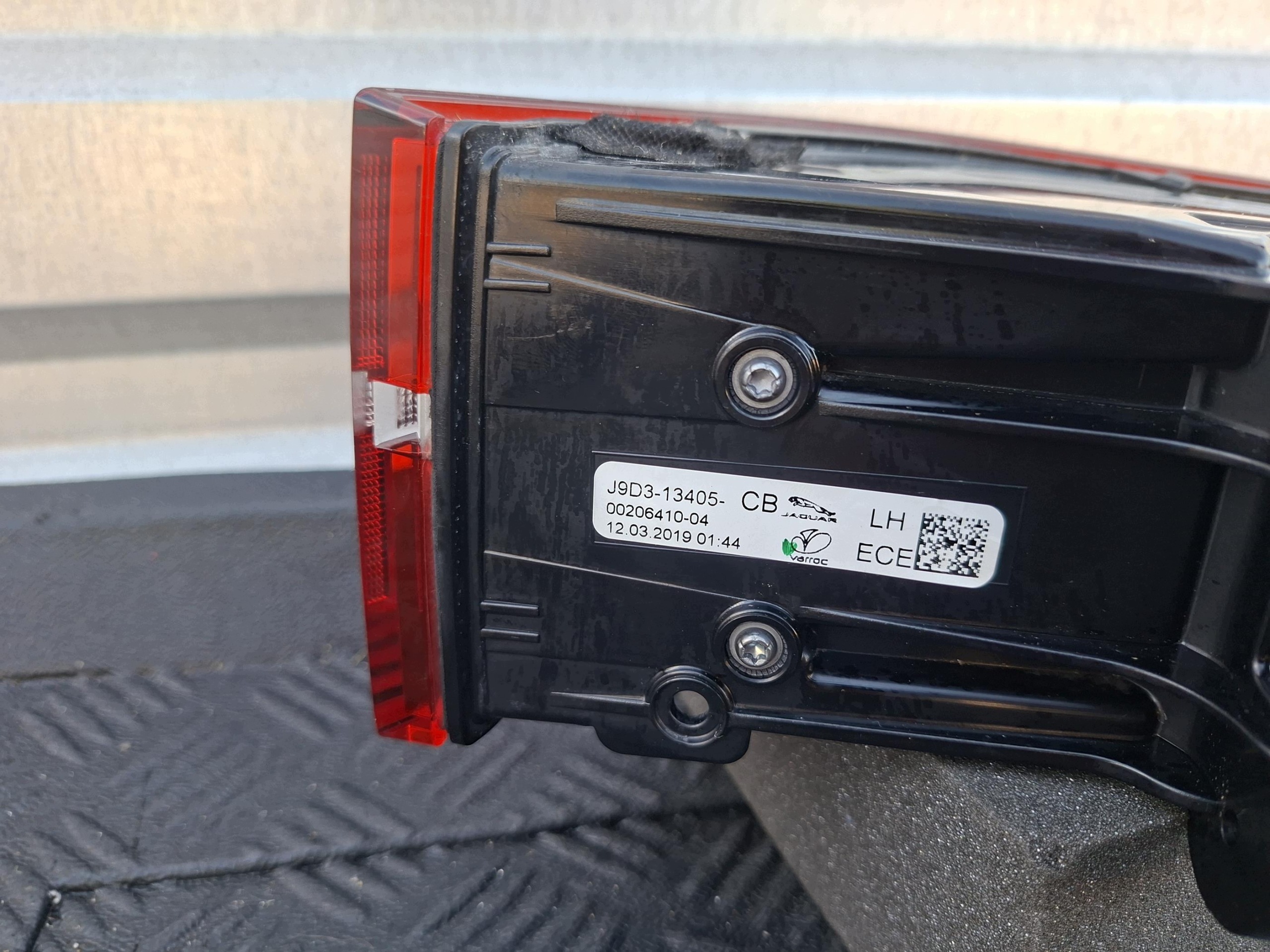 light rear part left rear left J9D3-13405-CB EUROPA JAGUAR and-PACE X590 EV400