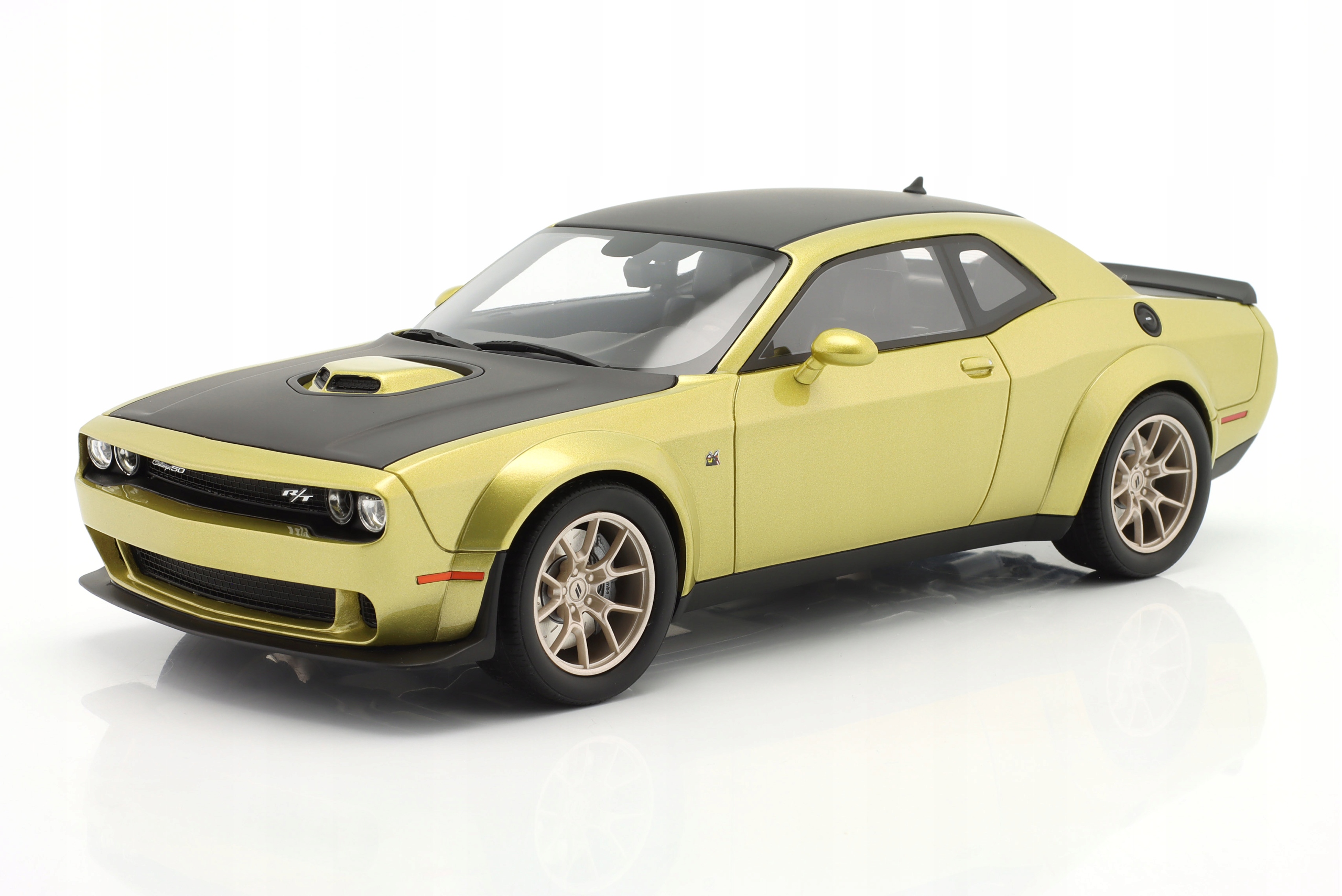 Dodge Challenger R/T Scat Pack Widebody 50th Anniv • Cena