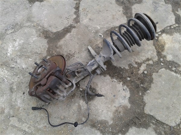 MCPERSON PRAWY PRZEDNI PRZOD FREELANDER I 2 0 D Manufacturer other