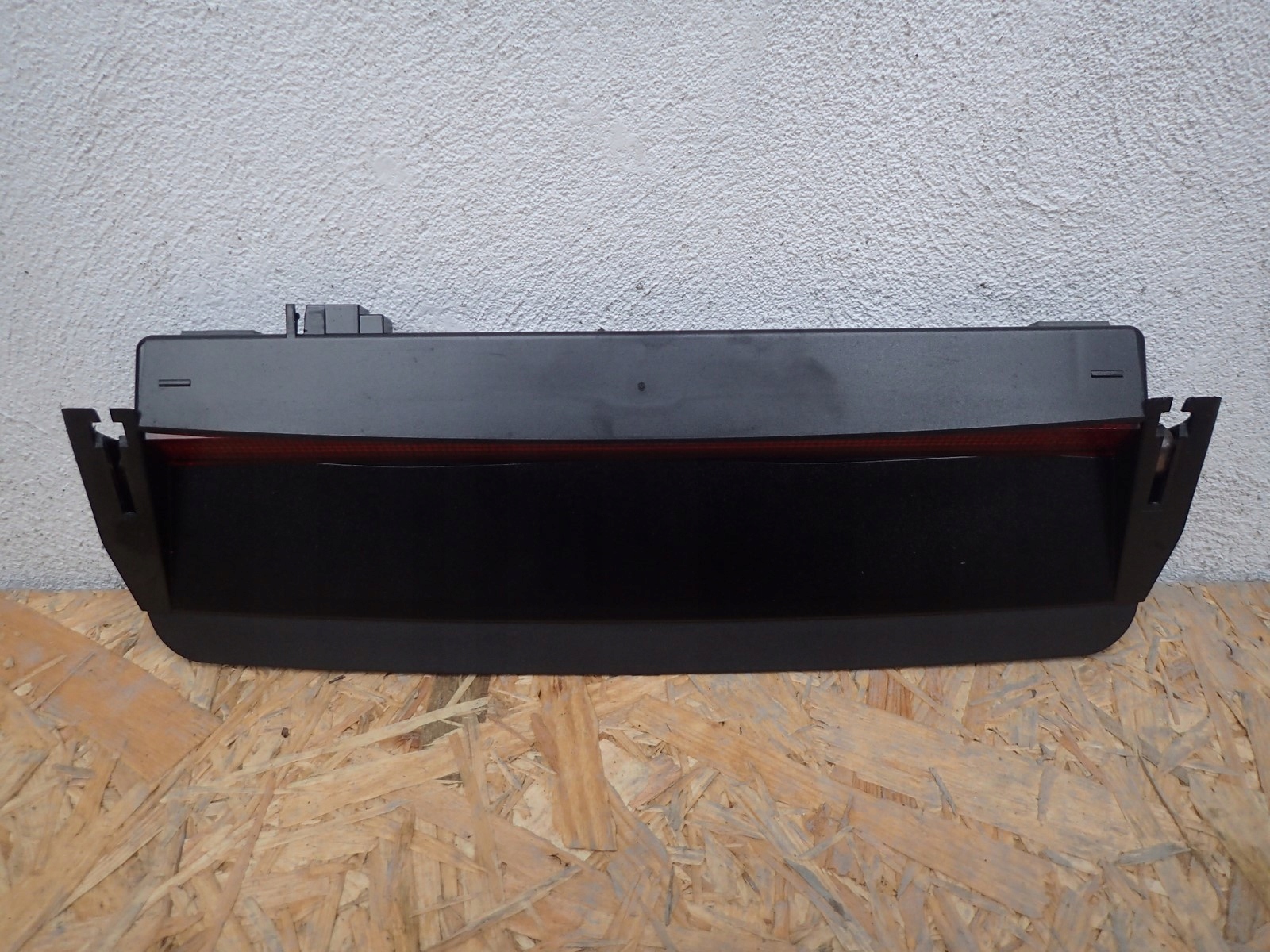 light STOP VW PASSAT B7 sedan 3C5945087