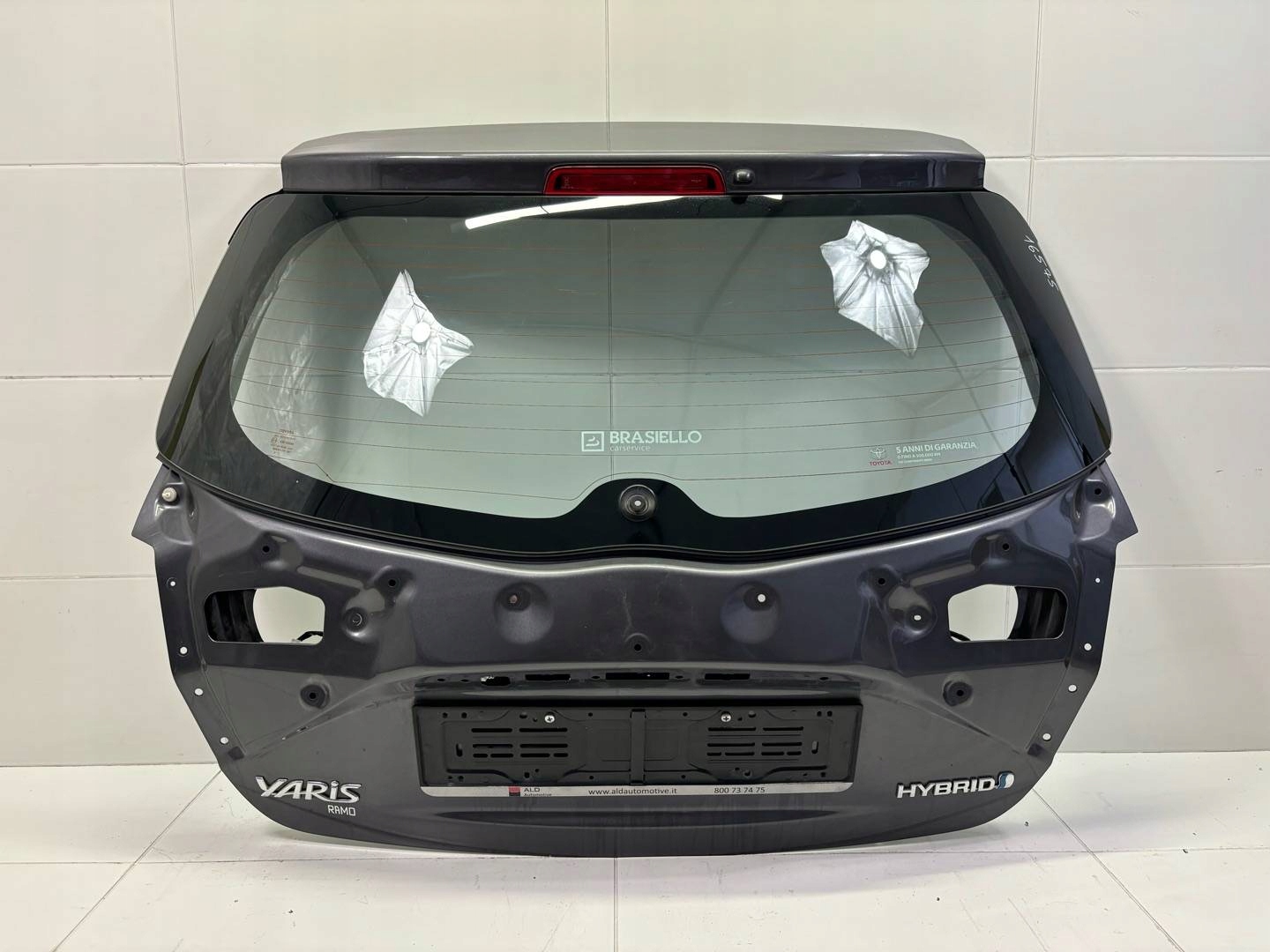 rear trunk door boot Toyota Yaris XP130 2nd facelift 2018