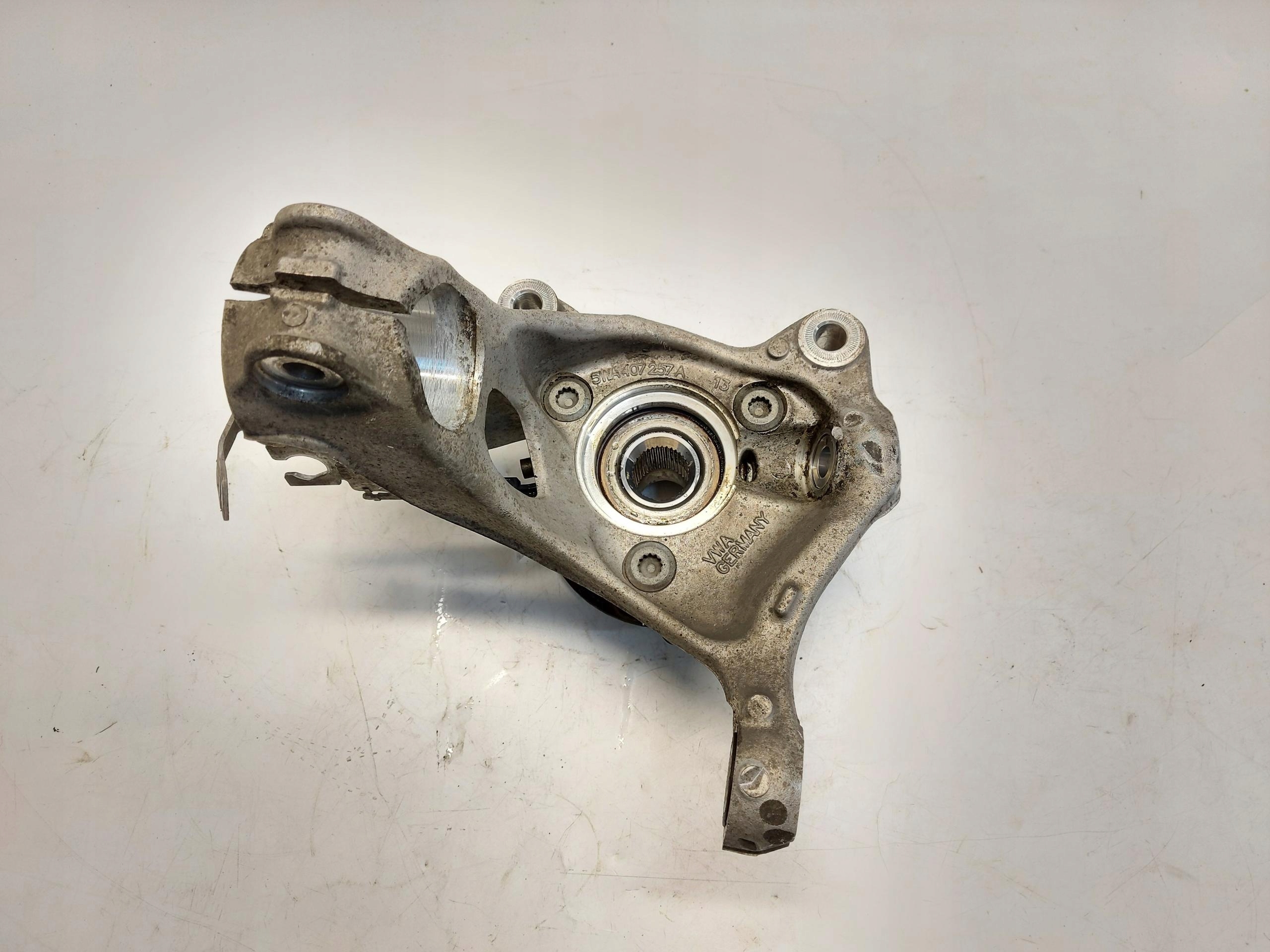 Audi RSQ3 Q3 83A 2022r swing left front