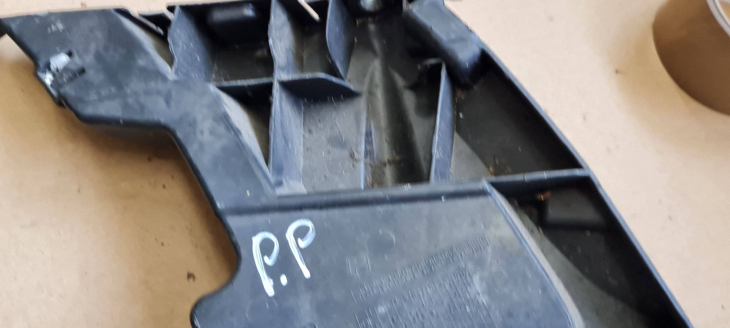 A7 4G S7 bracket support holder of a bumper right front 4G8807284C