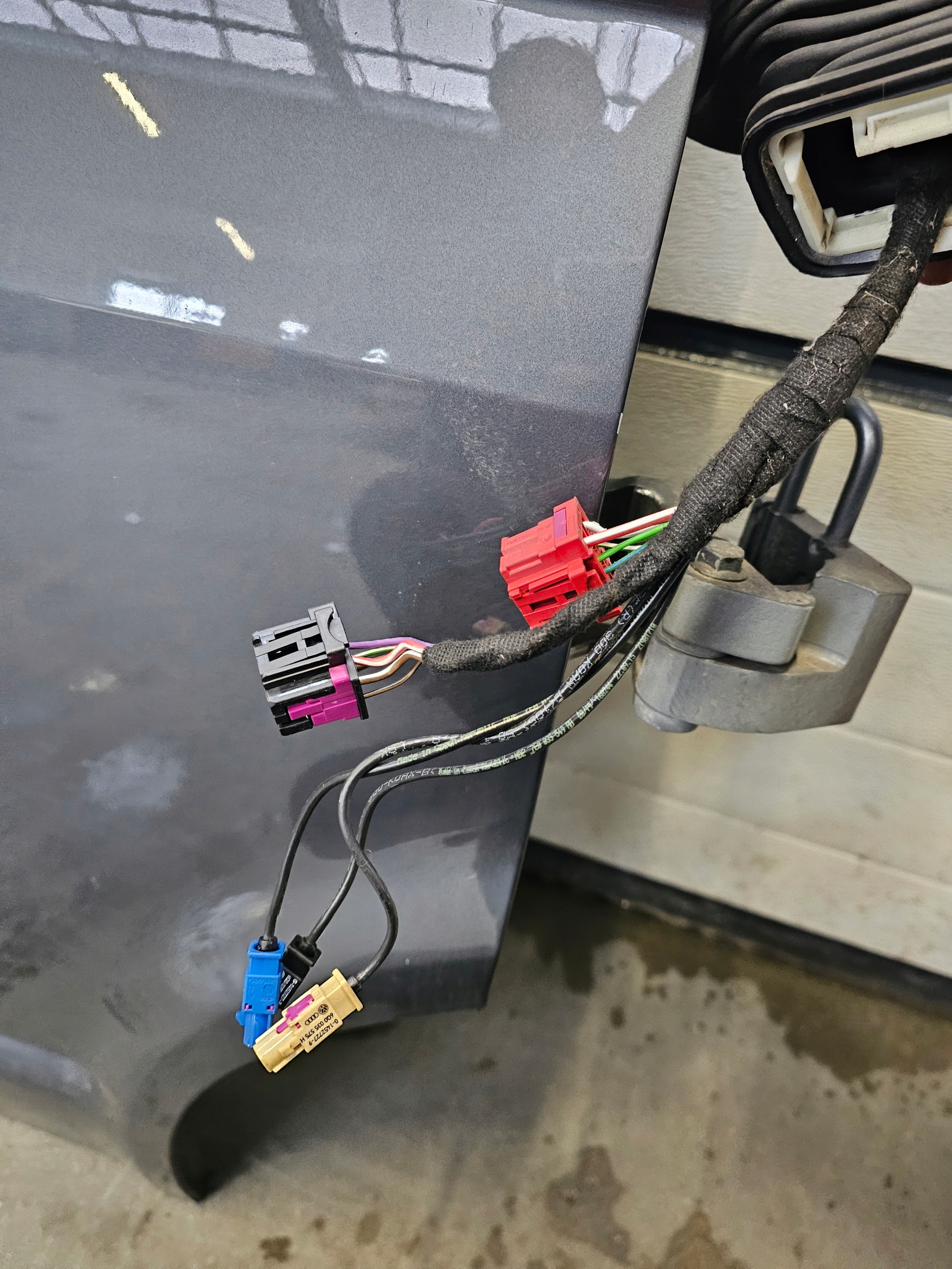 VW T6 door right front front complete colour LR7H