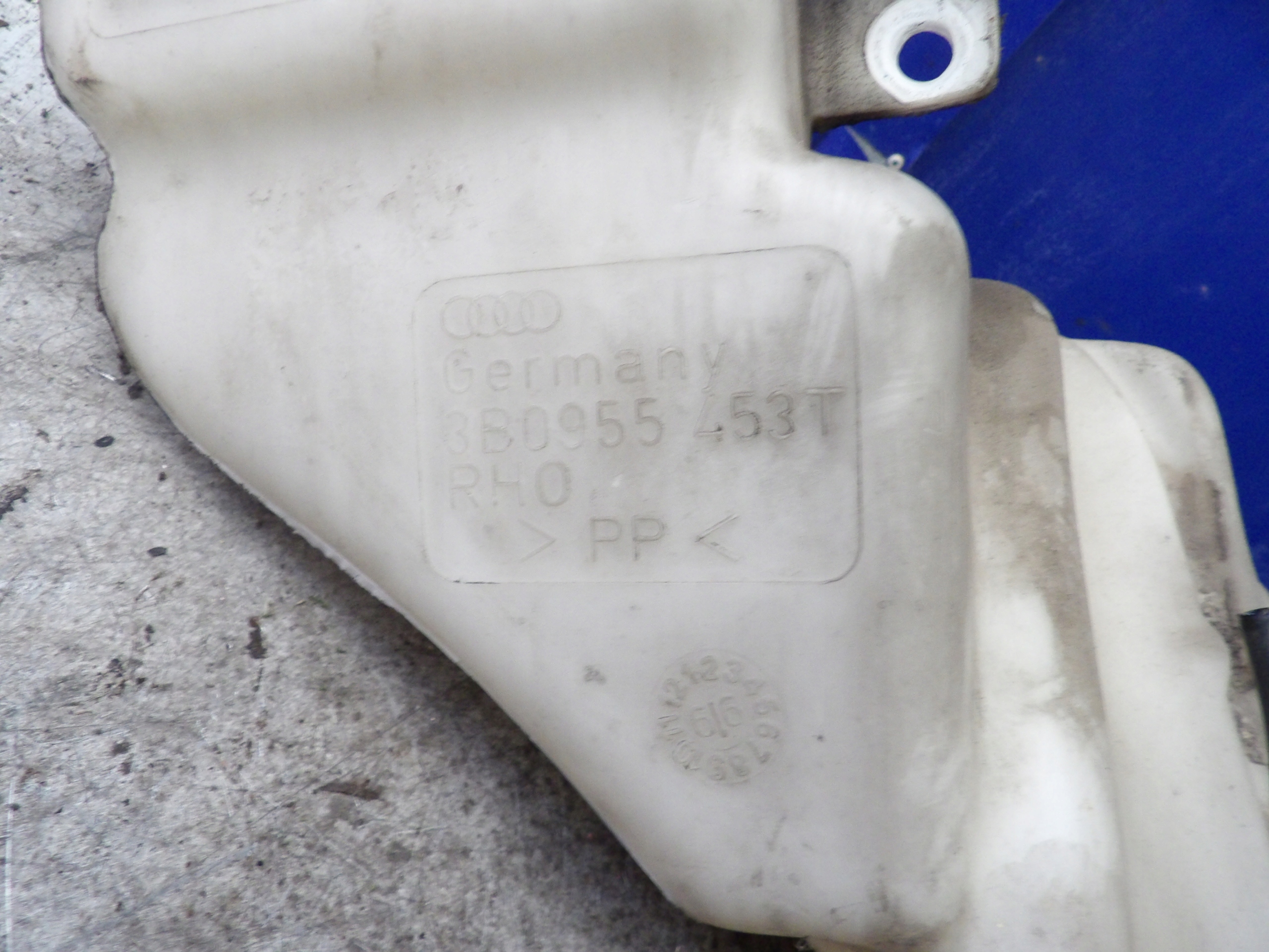 Volkswagen Passat B5 Behälter Spritzdüse 3B0955453T