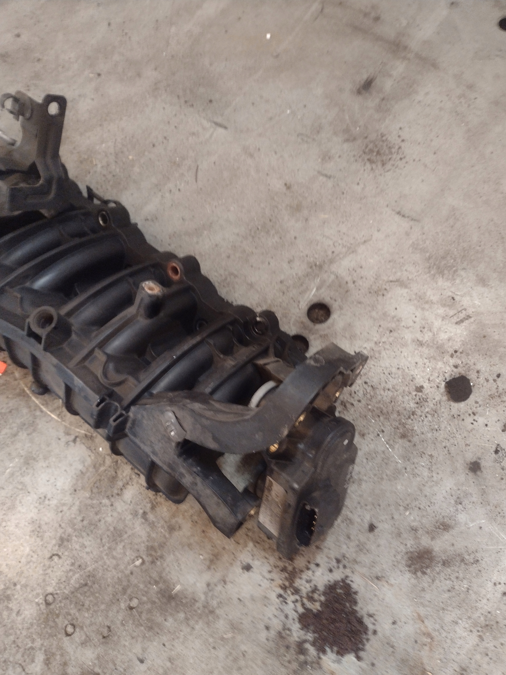 Hyundai i40 коллектор Впускный контроллер