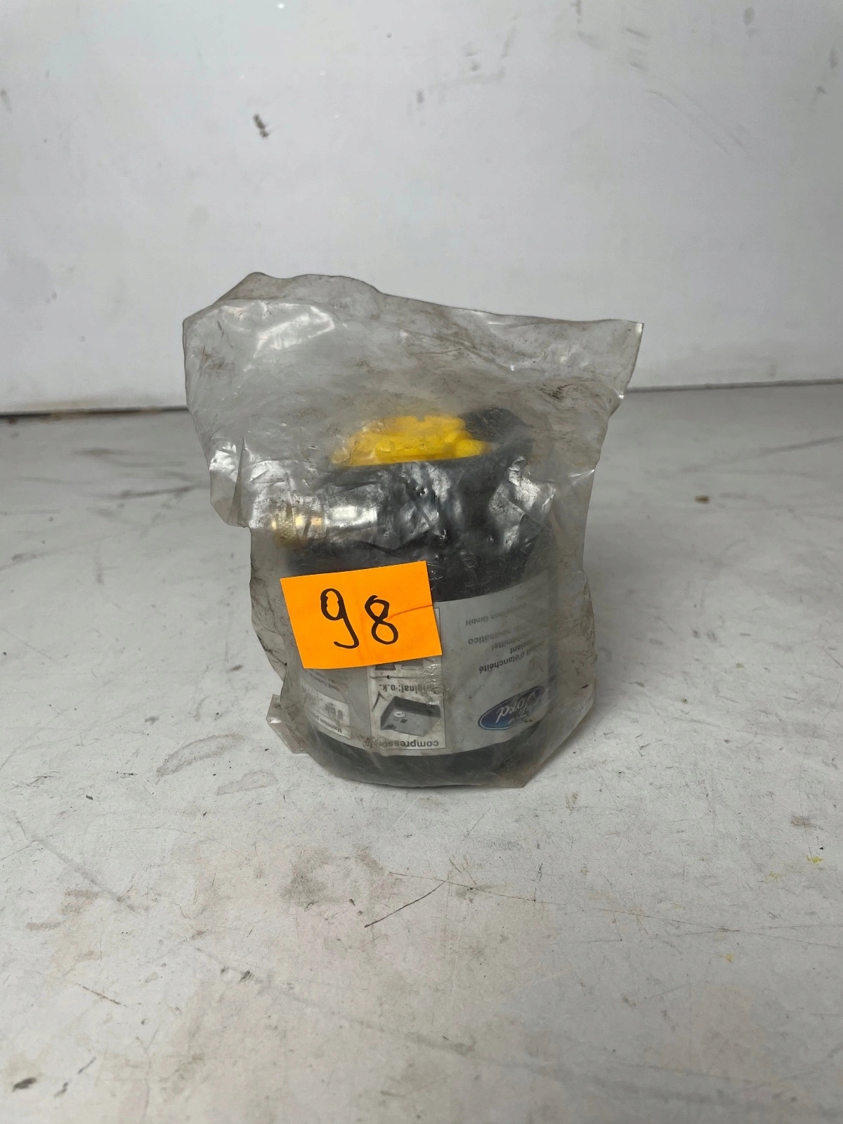 Klej uszczelniacz do wheels Ford 8v21-1568-aa