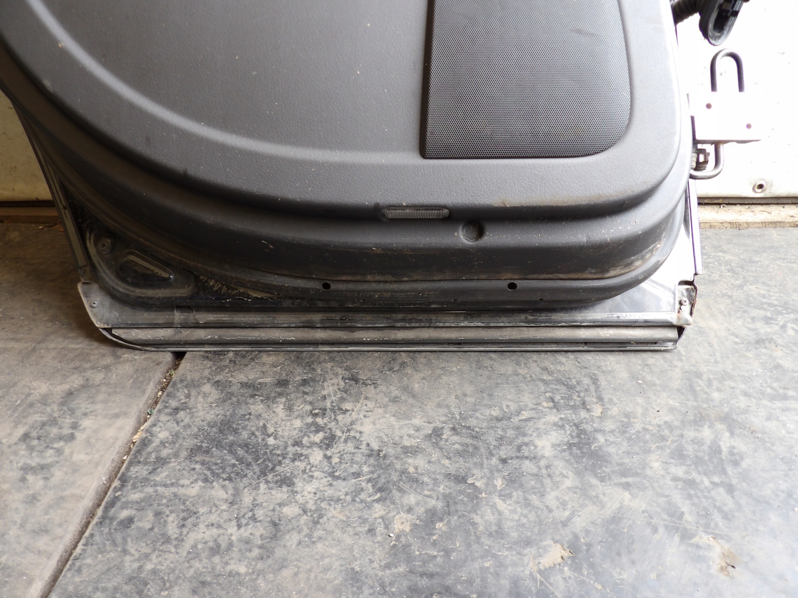 Audi A4 B7 door rear. left kombi
