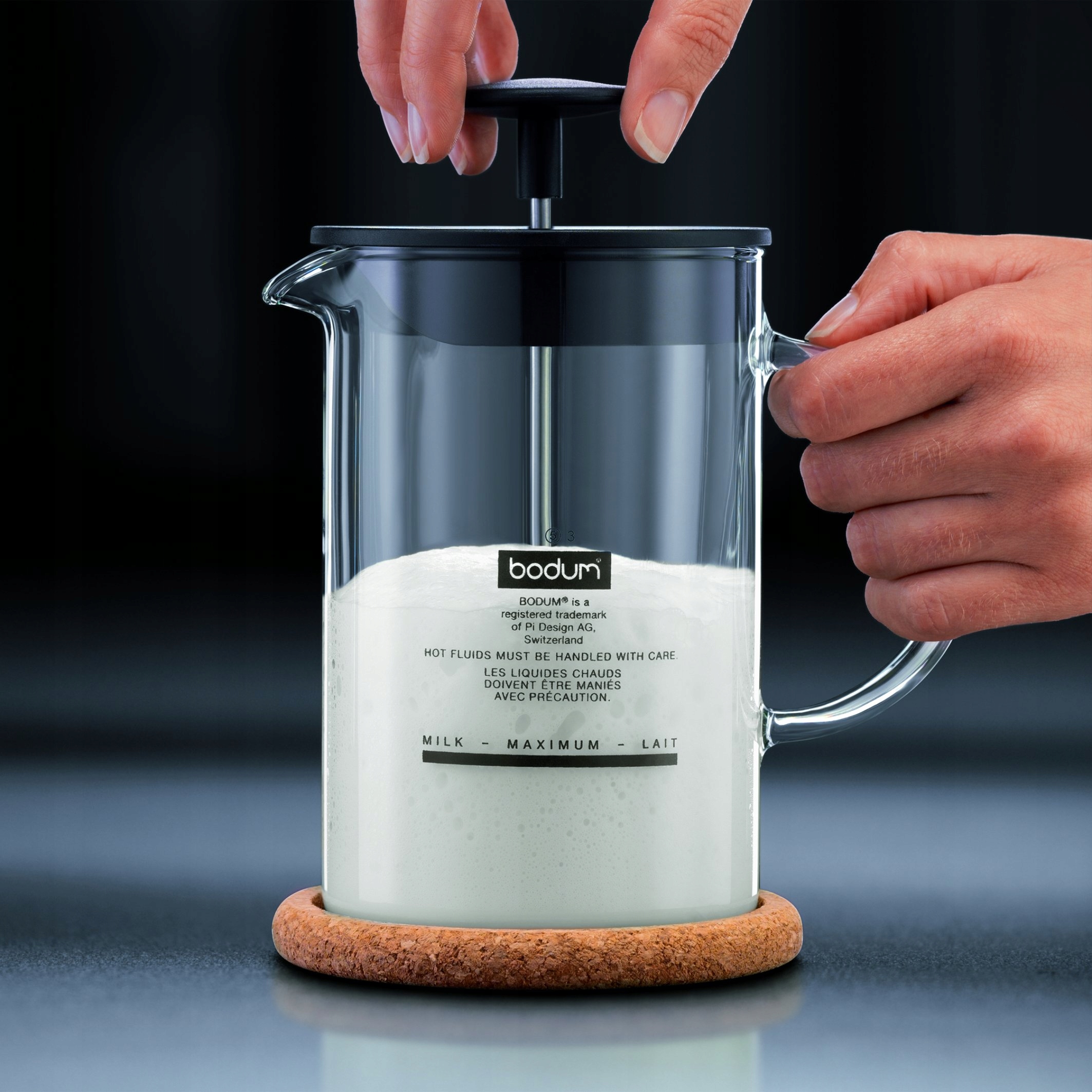 BODUM Spieniacz Do Mleka Latteo Czarny Szklany Uchwyt 18cm — miniatura 4
