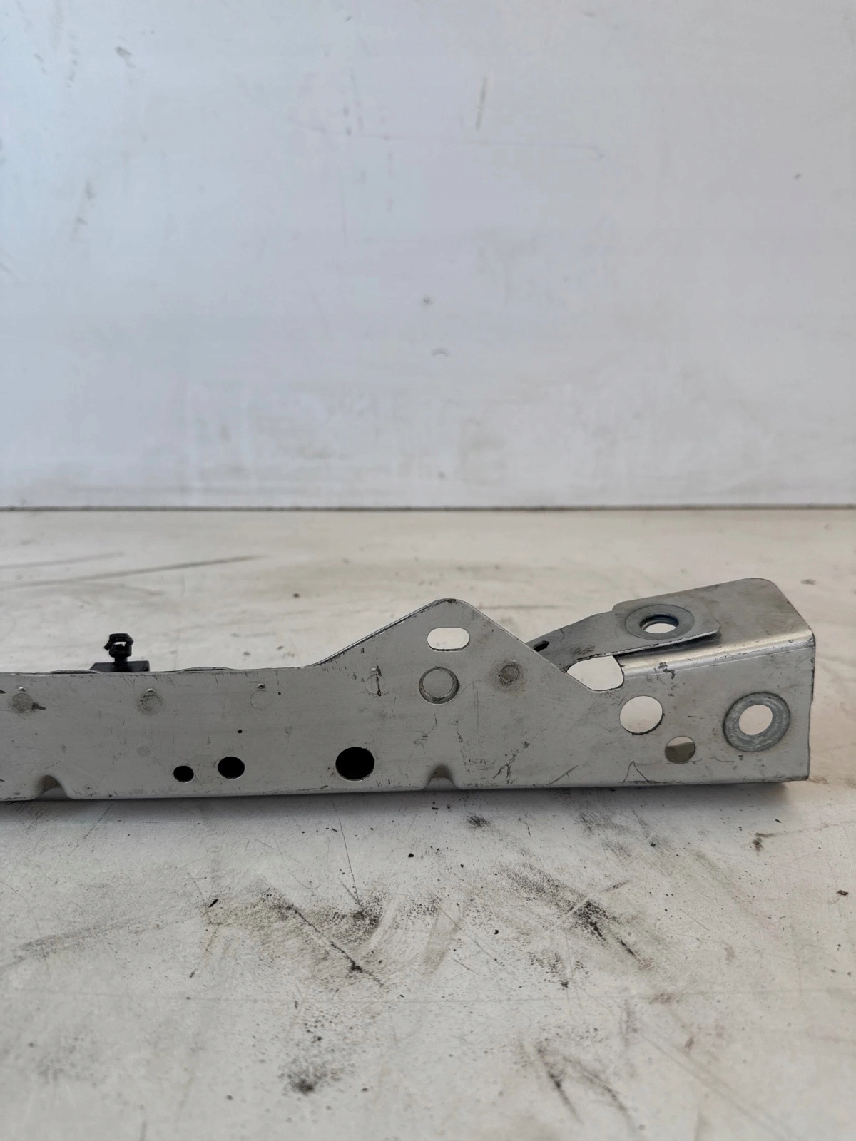 support panel for radiators pillar upper Opel Astra IV J