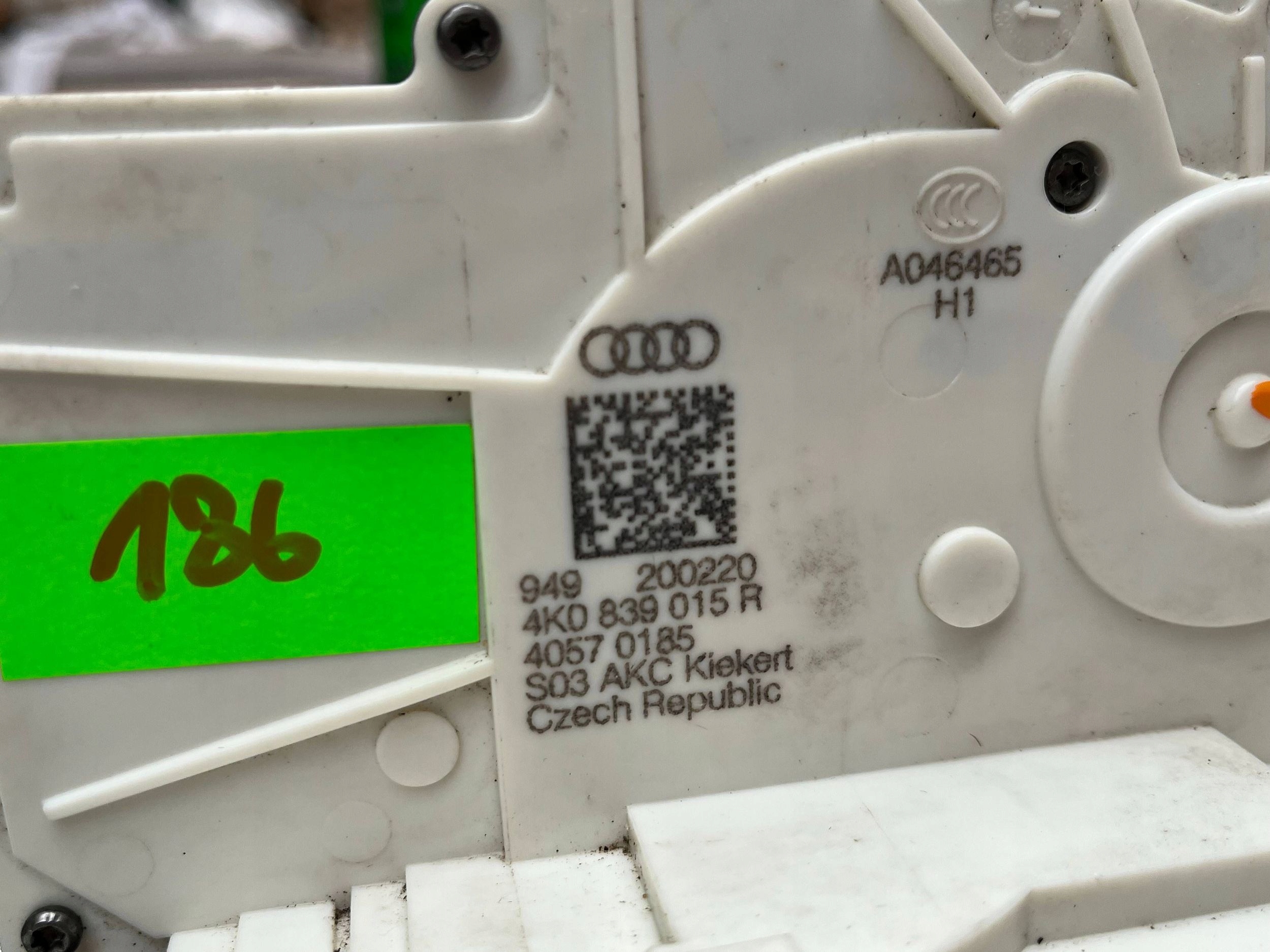 AUDI A6 C8 lock door left rear part 4K0839015R !J