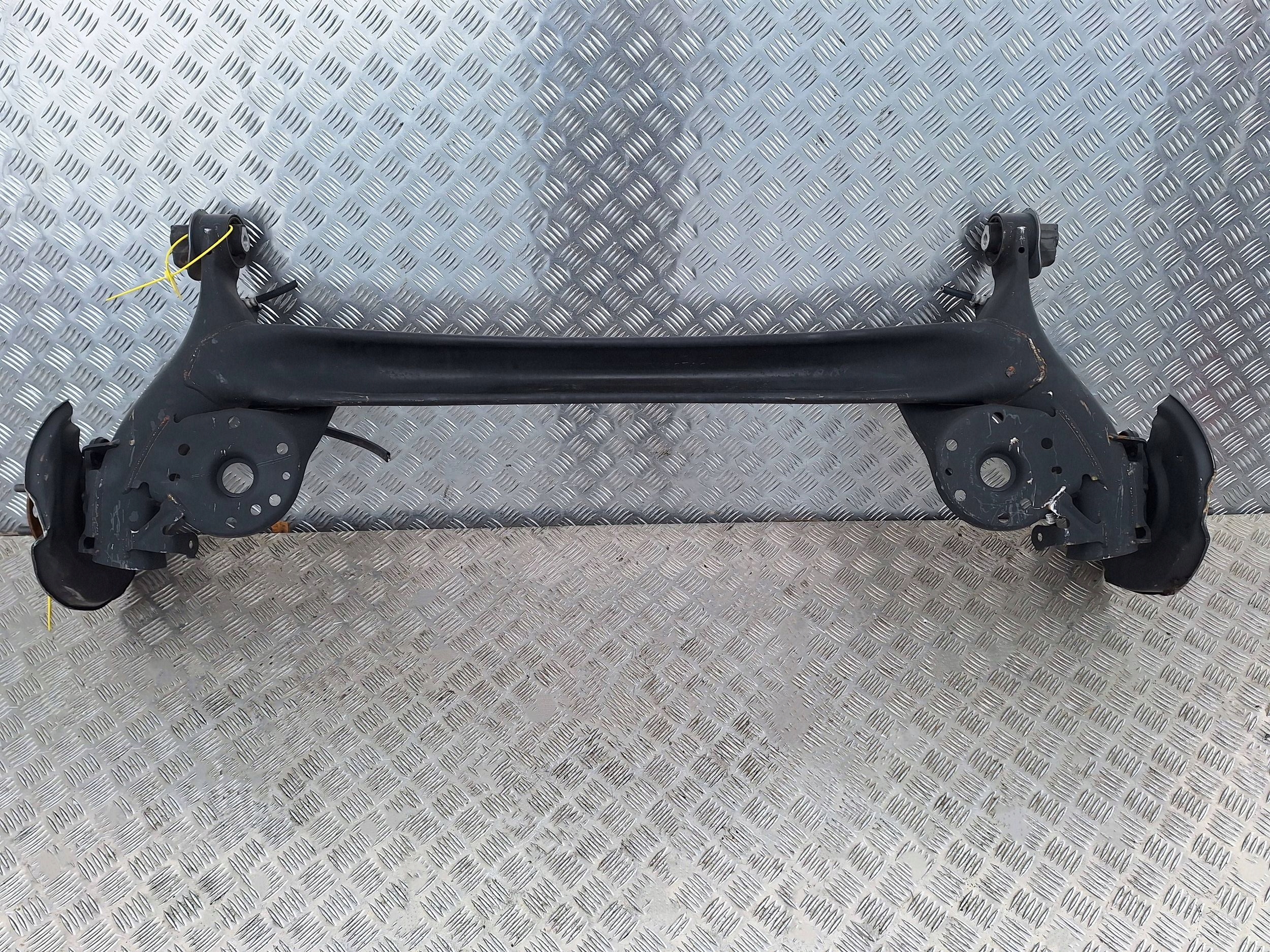axis rear part suspension beam TOYOTA YARIS IV 20-26 discs