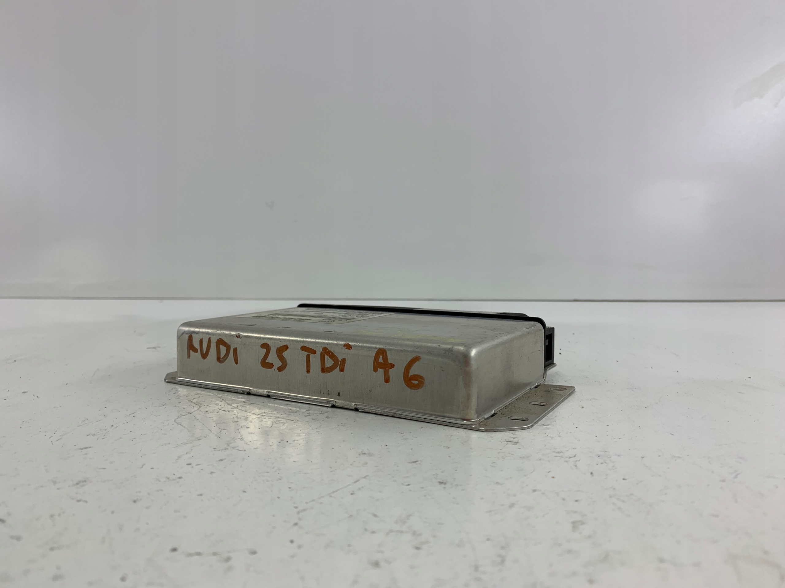 AUDI A6 C5 PASSAT B5 2.5 TDI unité de commande électronique uce module boîte de vitesses engrenage 4B0927156DM