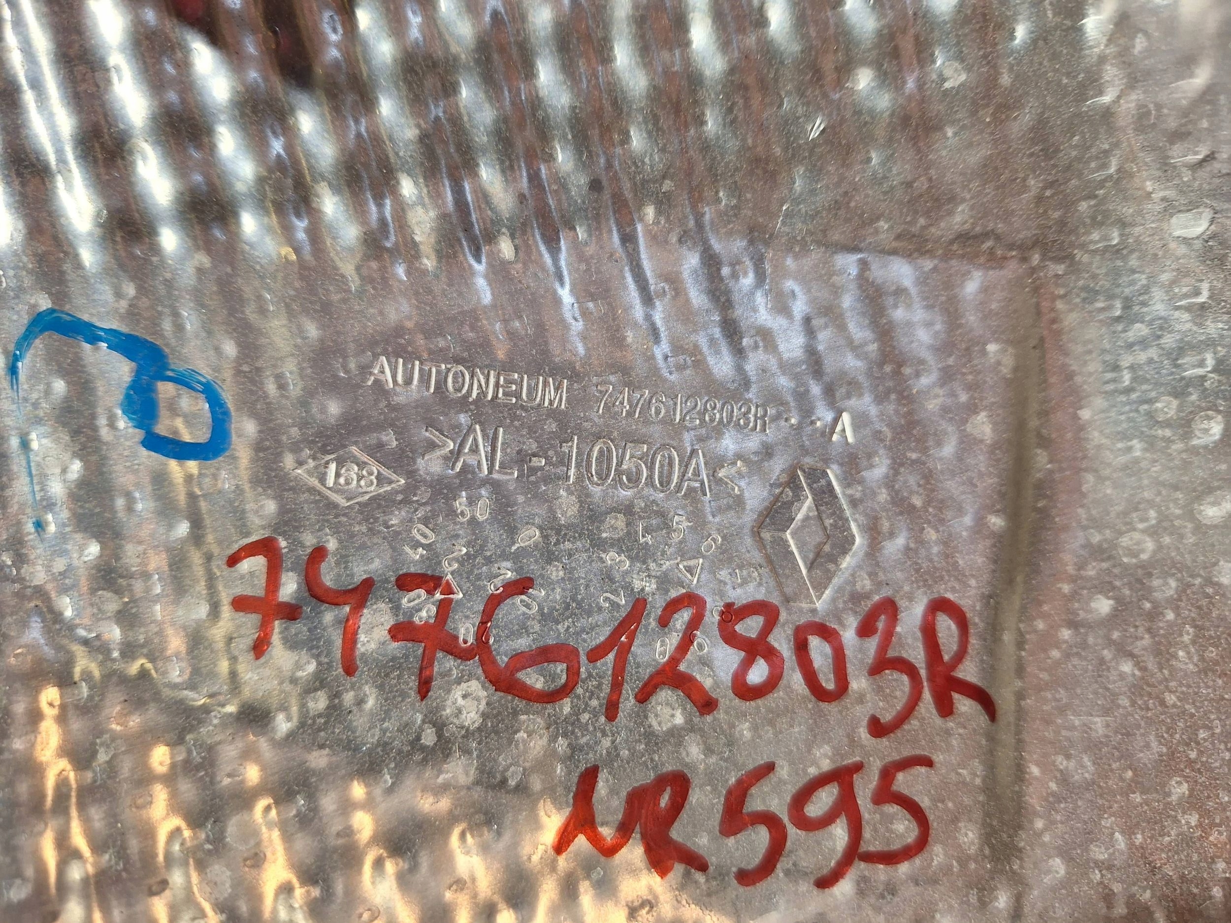 Blende Abdeckung TERMICZNA 747612803R RENAULT ARKANA