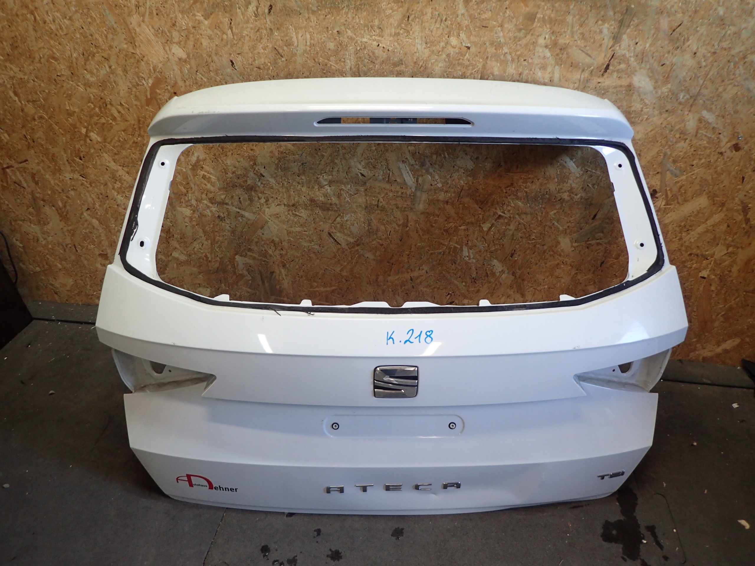 KLAPA TYŁ SEAT ATECA