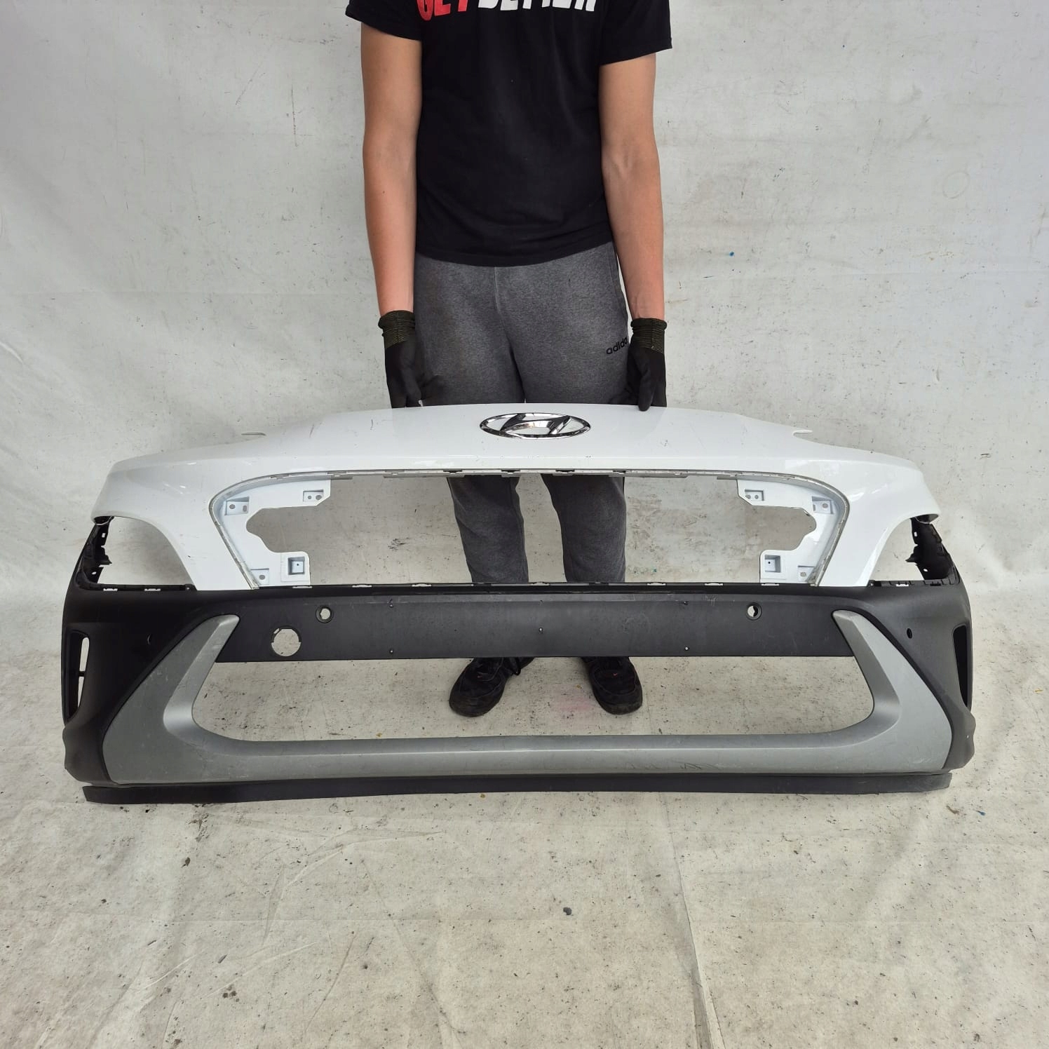 HYUNDAI KONA and 1 LIFT 20-23 bumper front front PDC