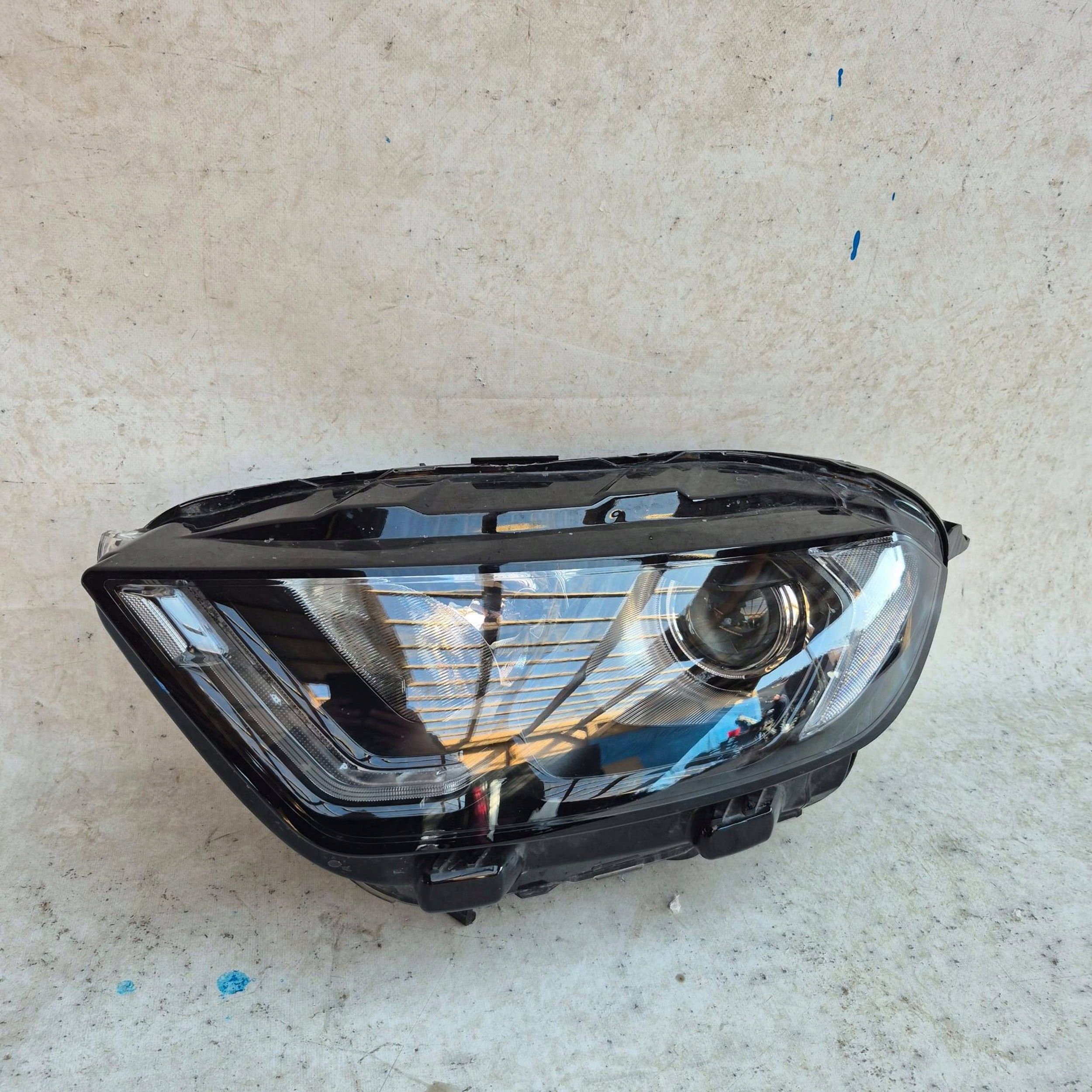FORD ECOSPORT II 2 LIFT 17- light left front front GN15-13D155-HE CIEMNA