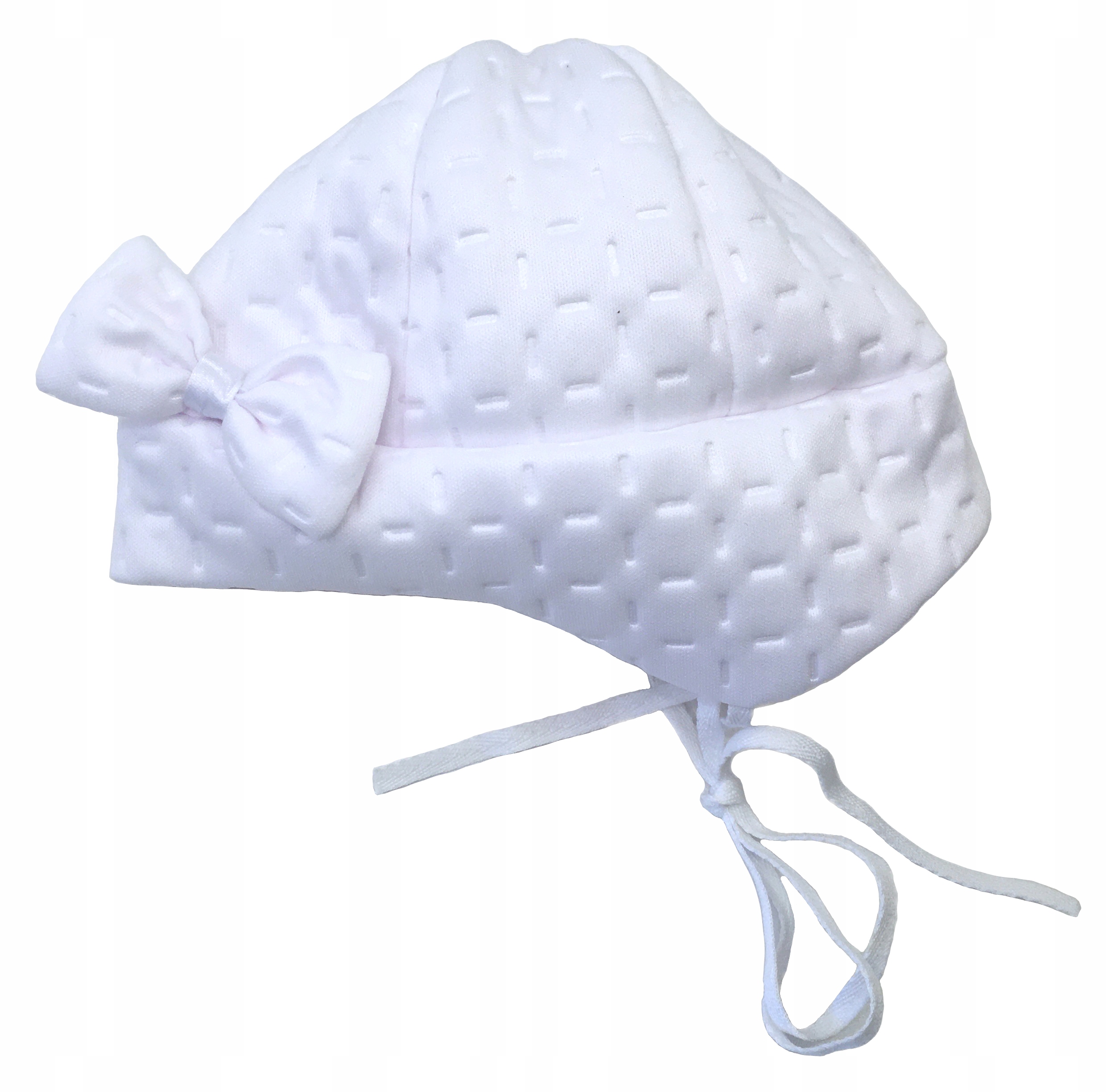

Czapeczka wiązana biała pikowana z kokardką 56 cm