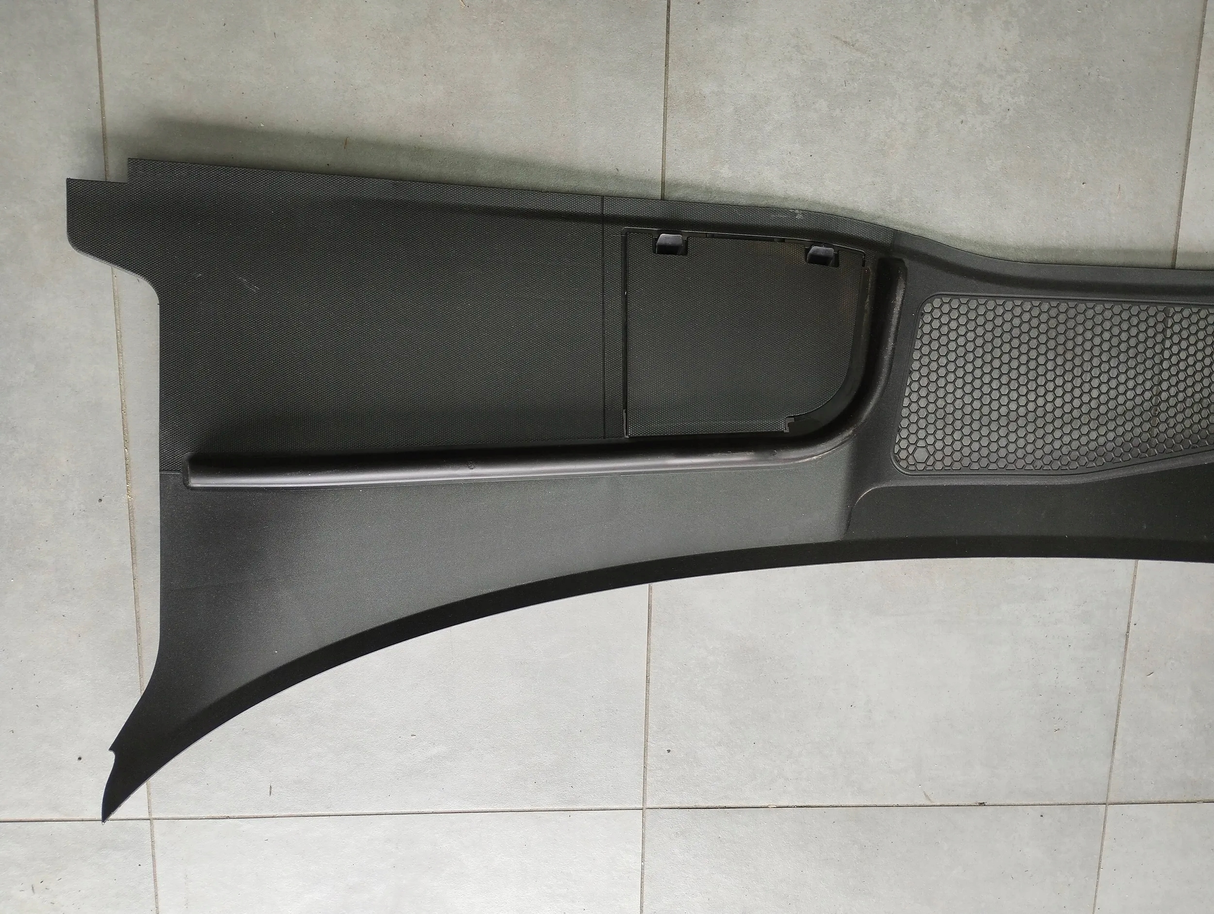 Audi A4 B9 8W torpedo plastic 8W2819403