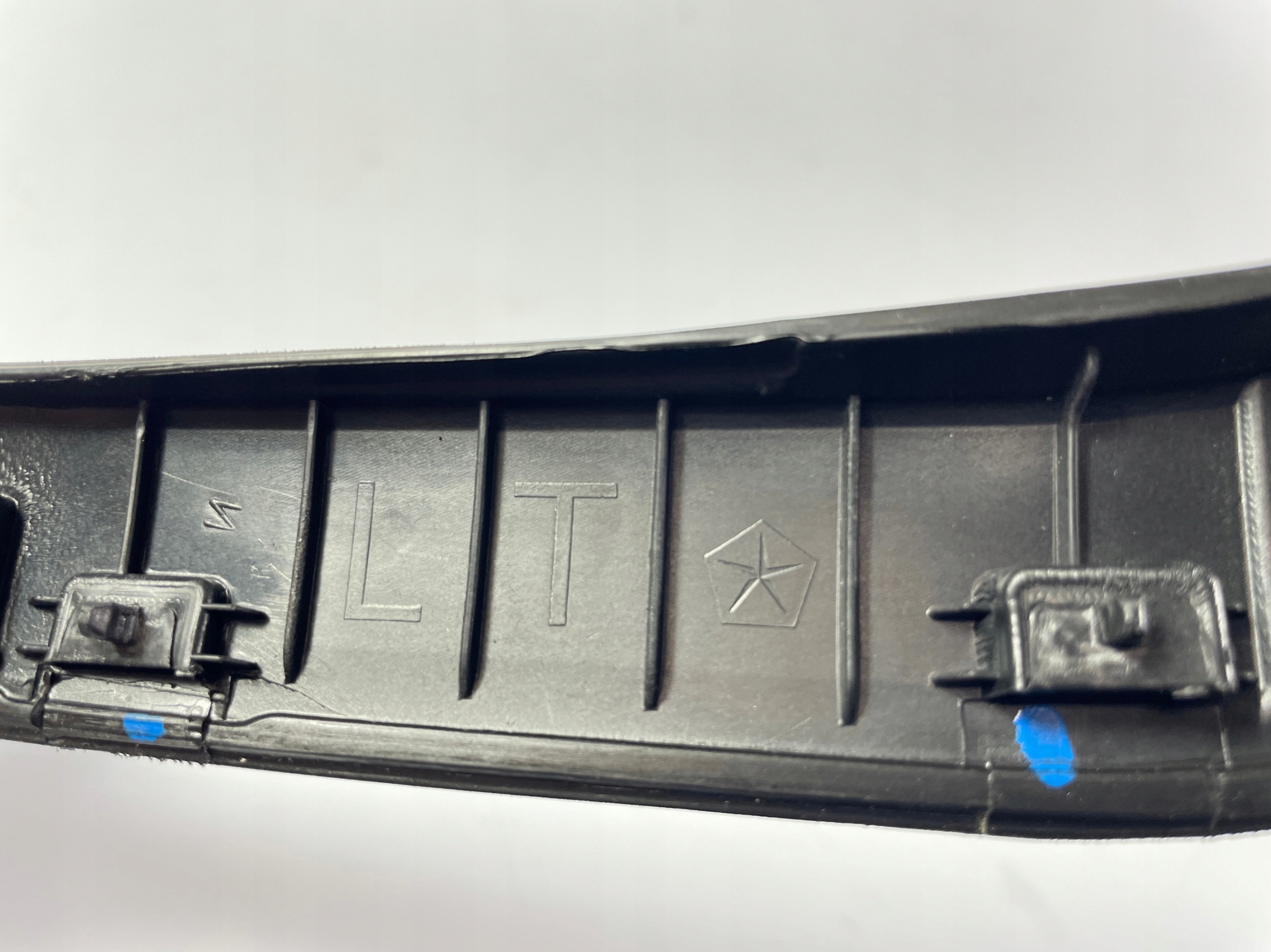 Ram 1500 V moulding door left rear part 2019-24