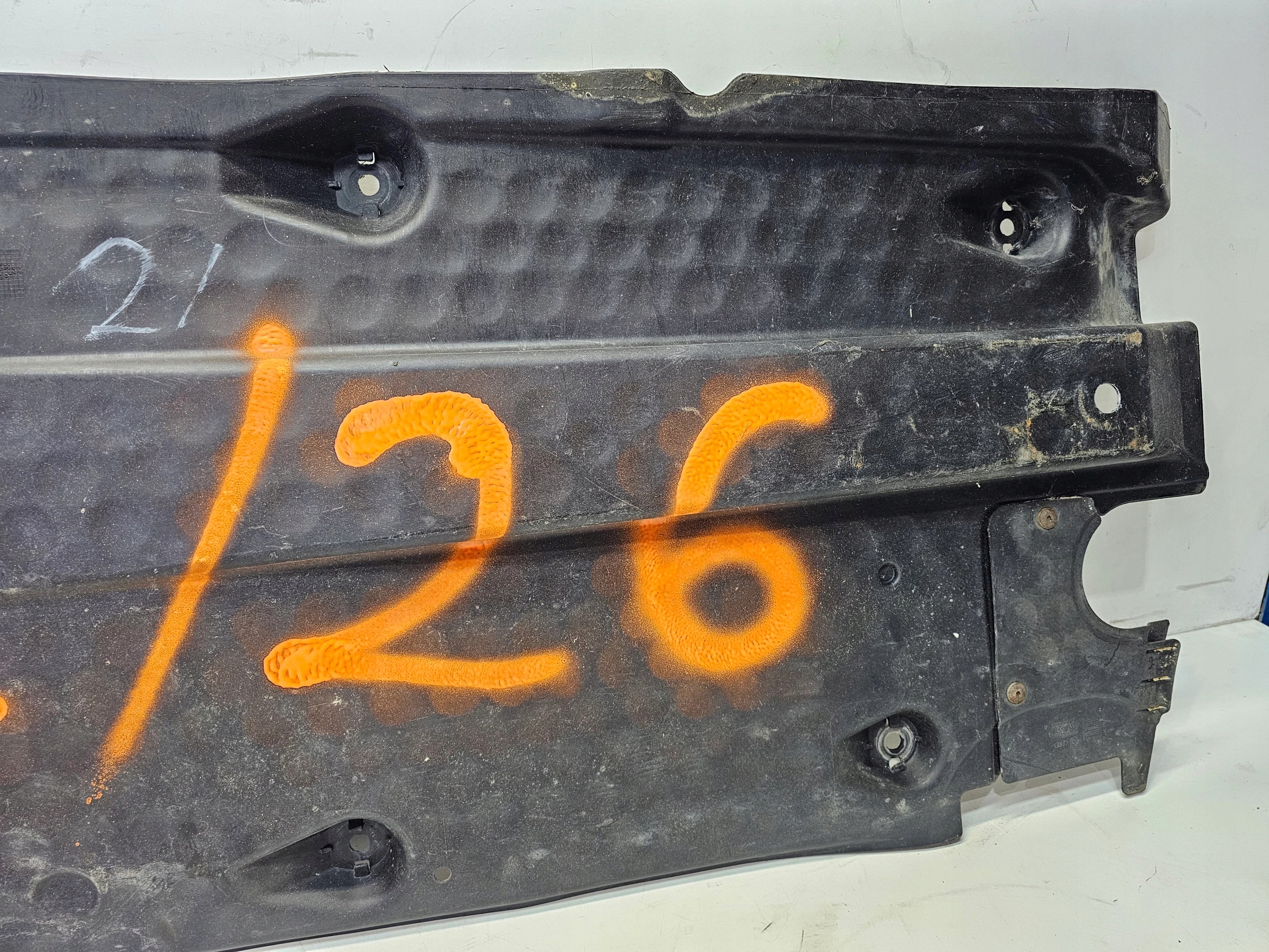 cover chassis left AUDI A3 8P 1K0825211E 2/26