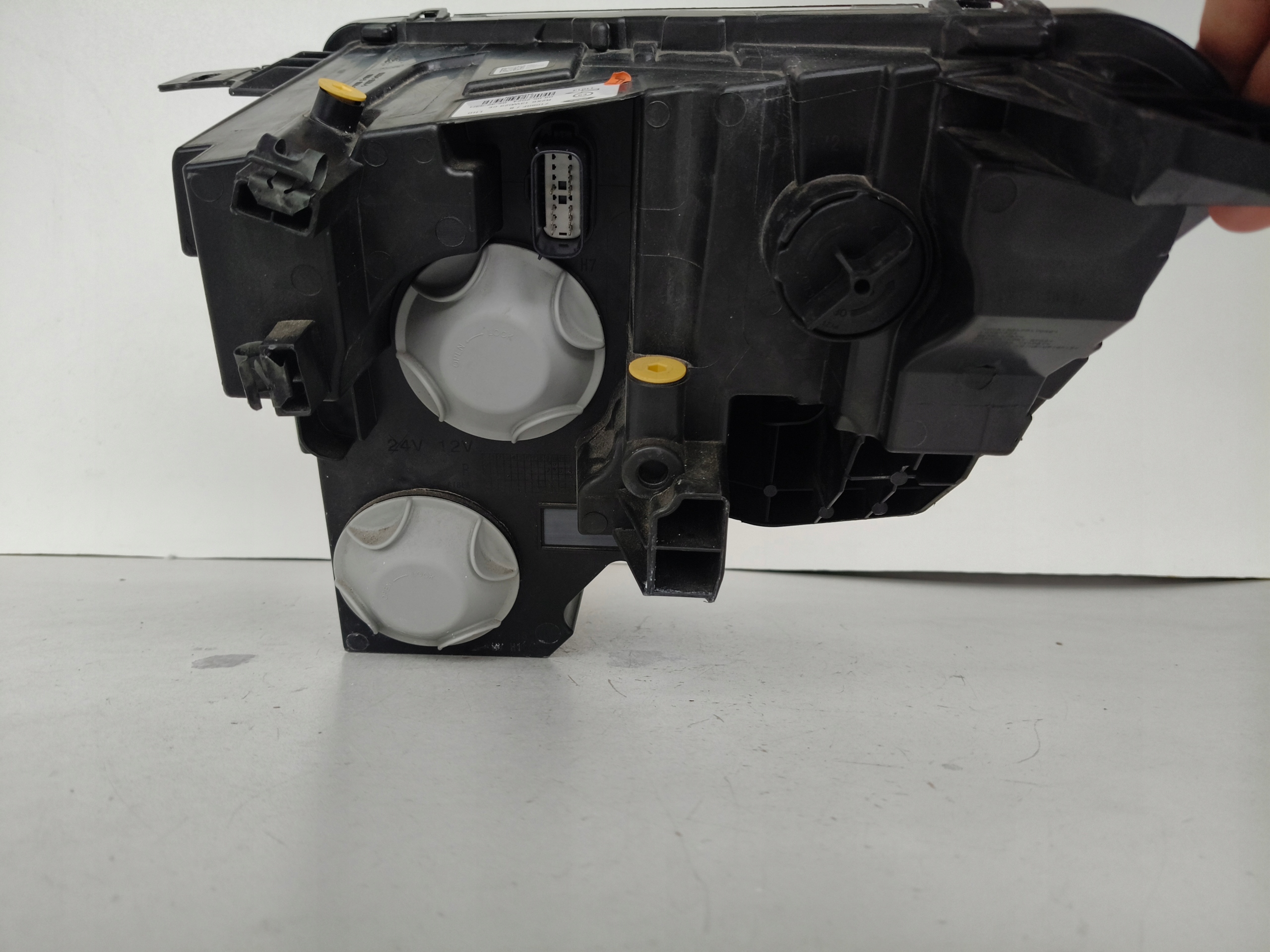 light right REFLEKTOR FORD TRANSIT COURIER 24