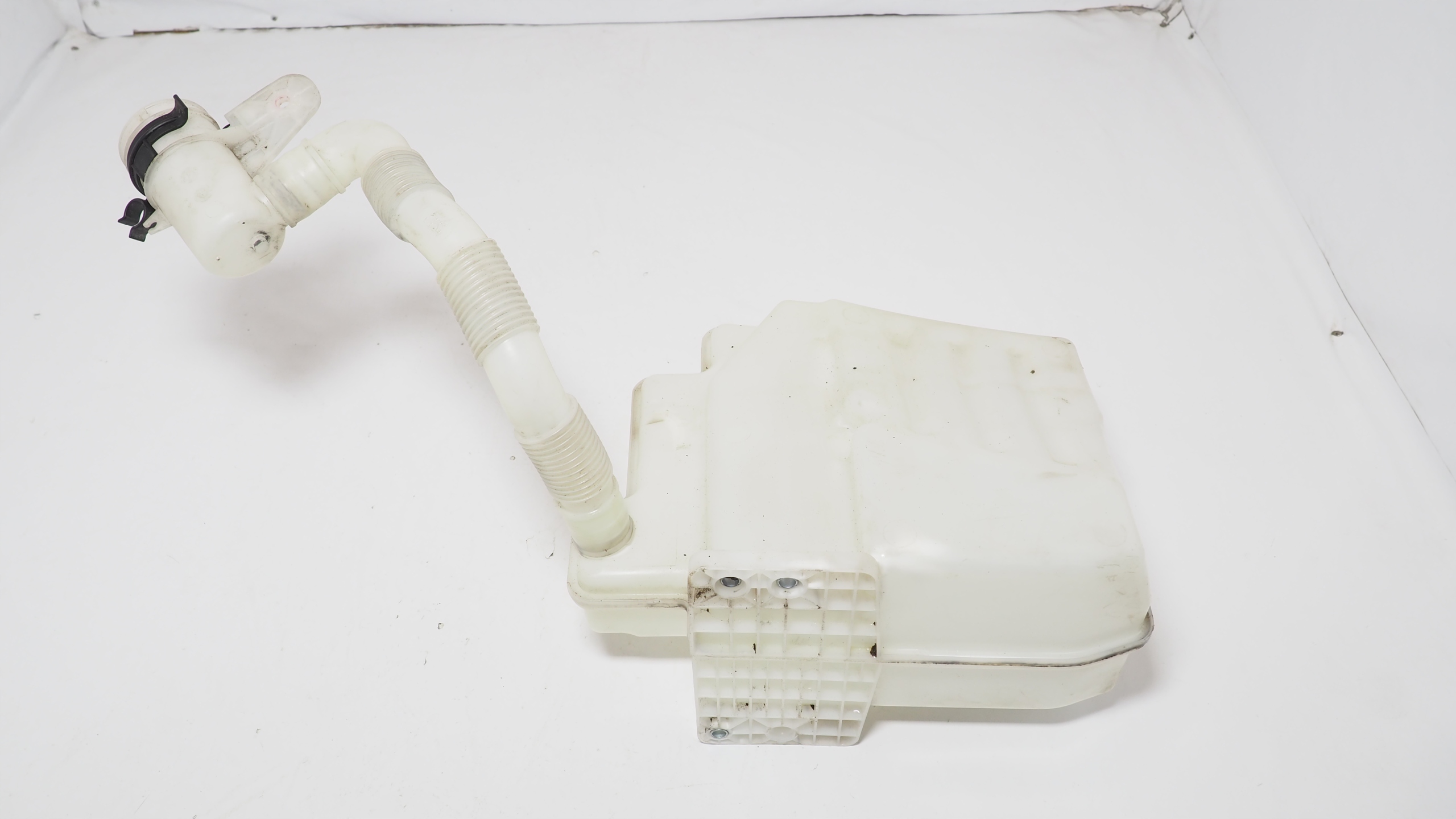 VW Audi Seat Skoda washer fluid tank