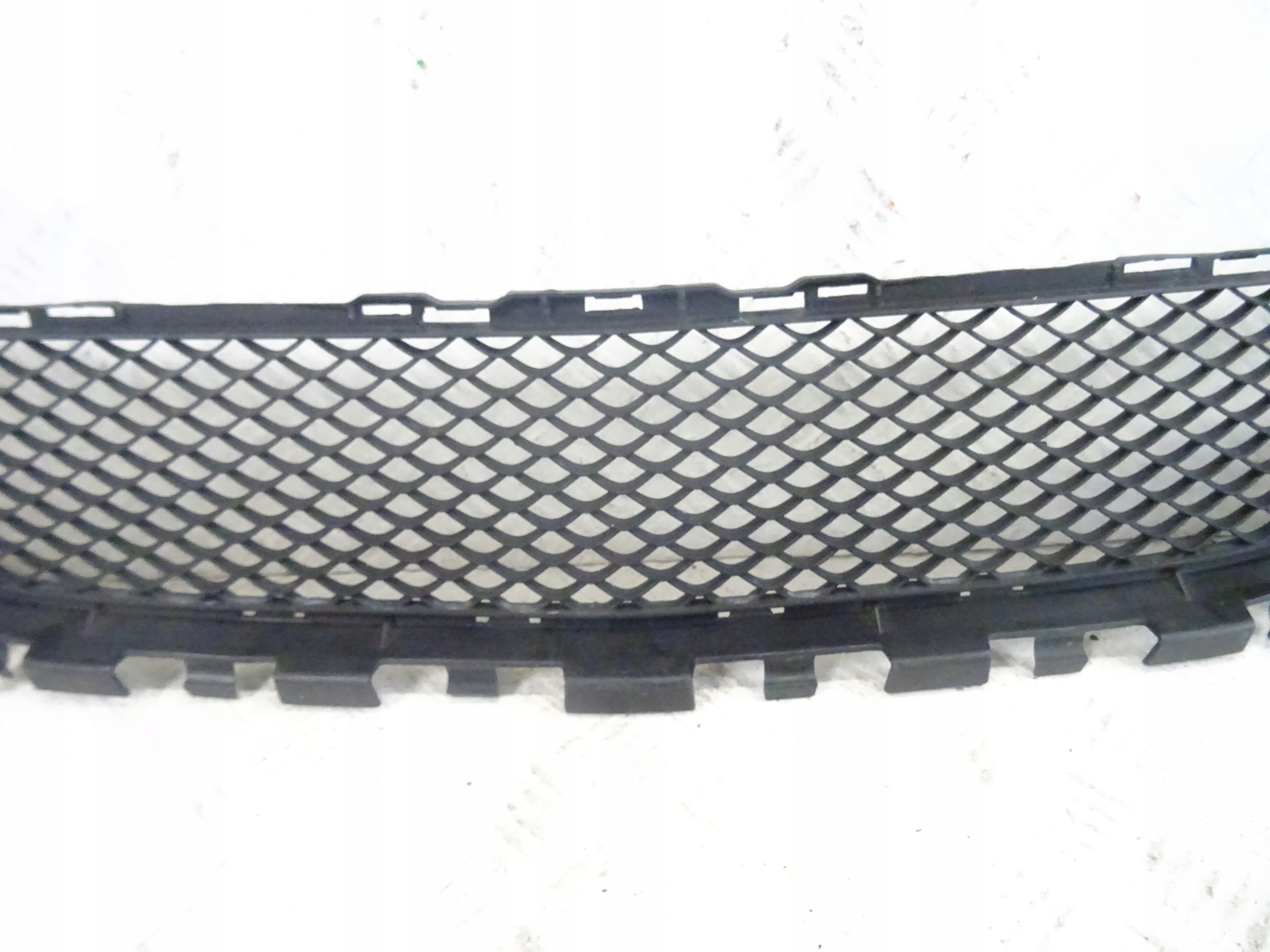grid of a bumper front front central MERCEDES W205 A2058852123