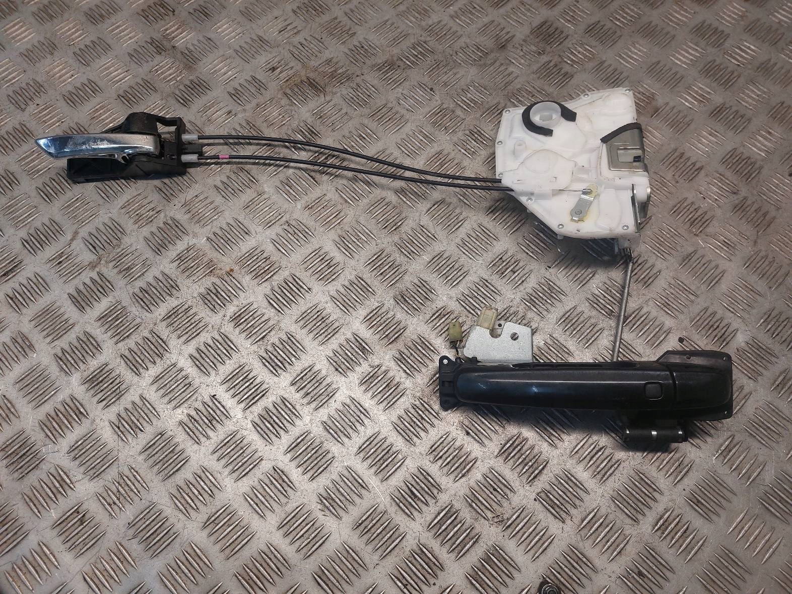 lock door right front + handles SUZUKI SWIFT V MK7 82201-68LA1