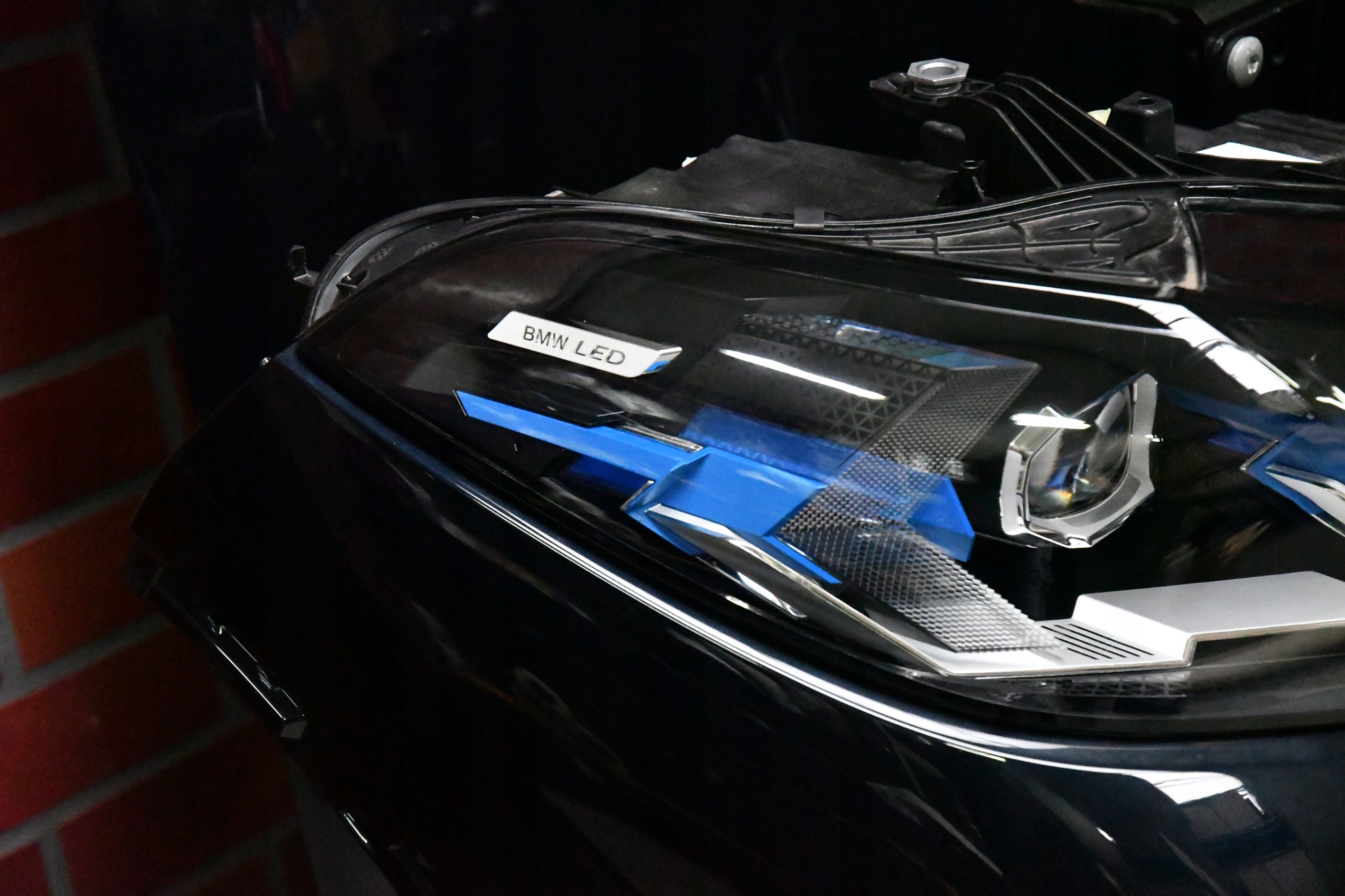 bonnet bumper radiators, wall lights LED pillar BMW X5 G05 LCI m-packet