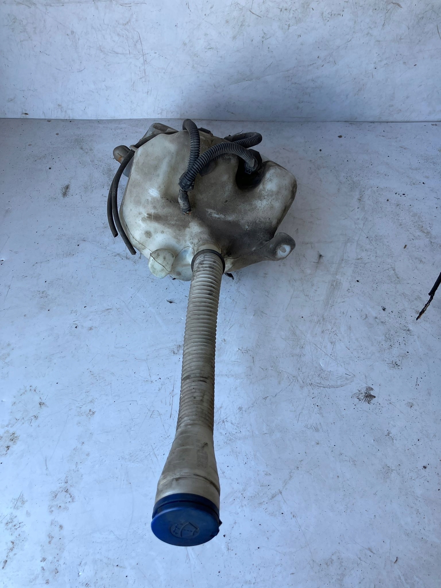 washer fluid tank C4 PICASSO XENON