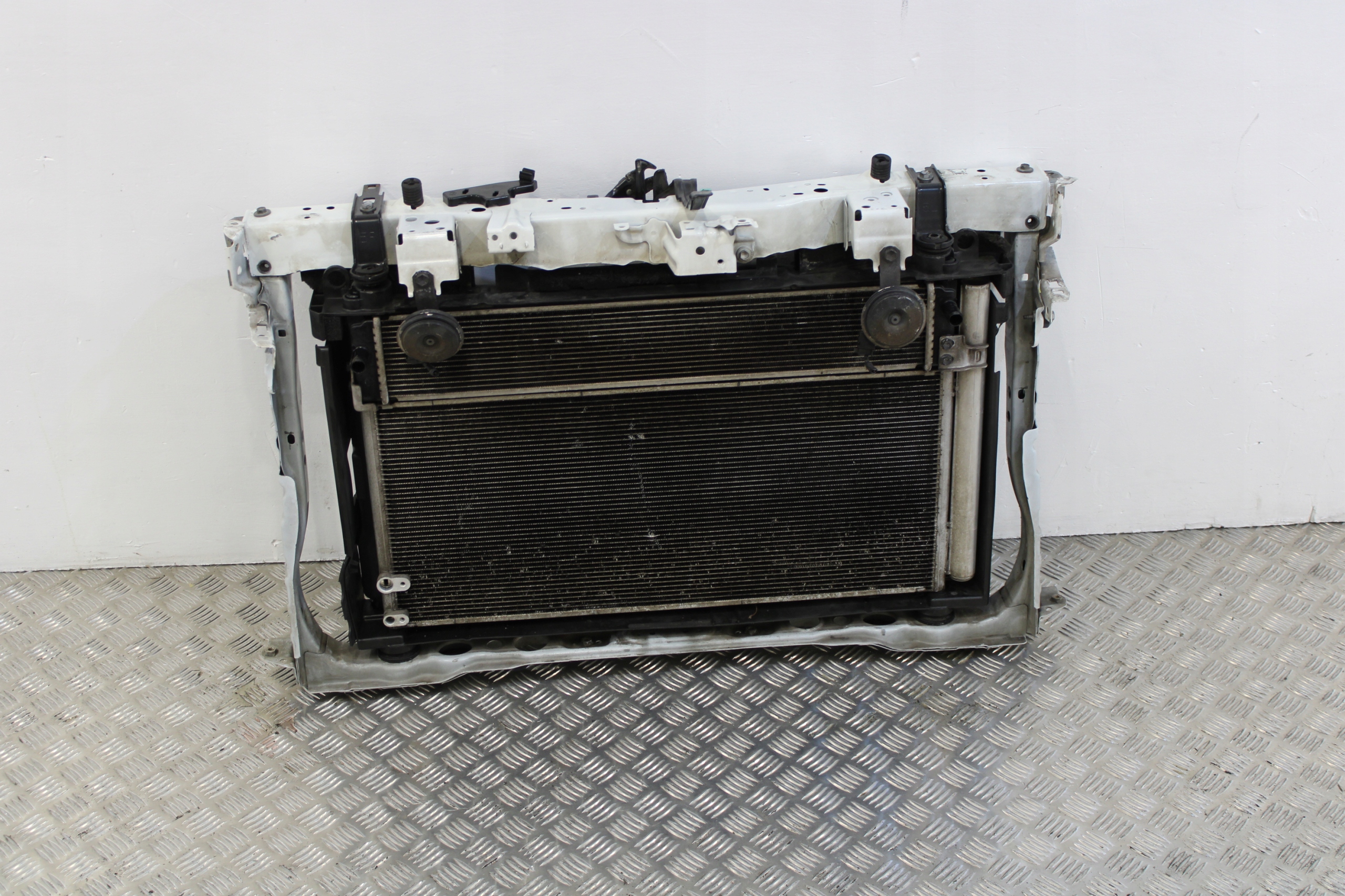 support panel for radiators front radiator pillar TOYOTA PRIUS + plus LIFT 1,8 HYBRID