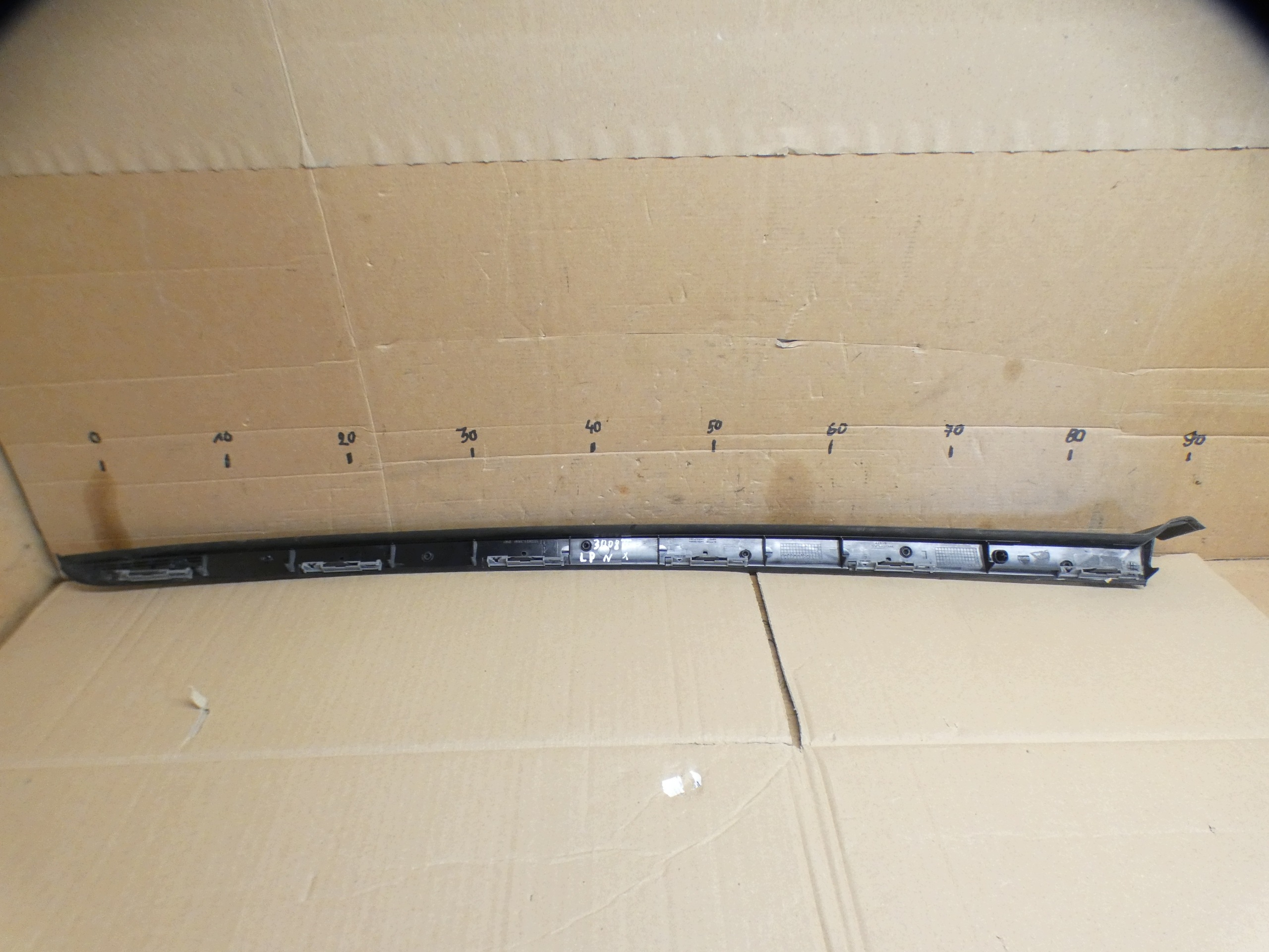 Peugeot 3008 II 2018 right left side moulding windows czolowej