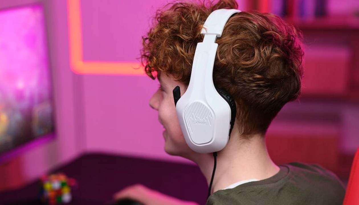 Lekki zestaw słuchawkowy do gier GXT 415W ZIROX (biały) Kod producenta 25147