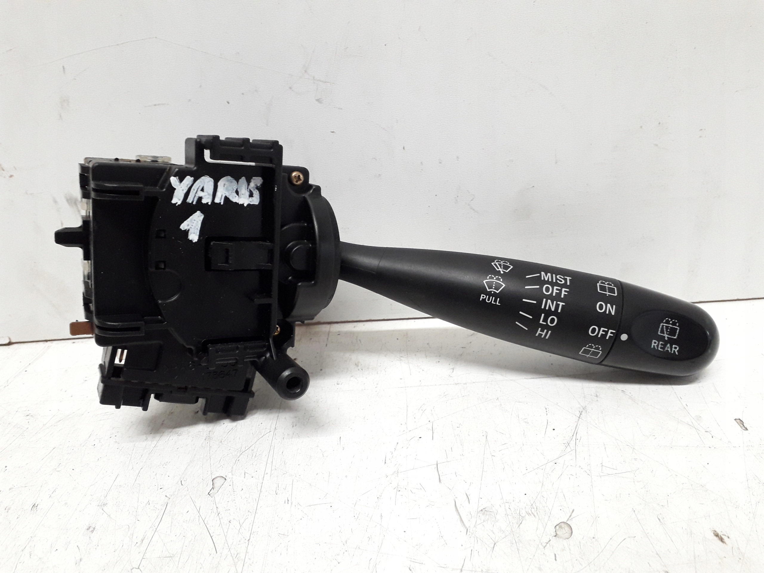 TOYOTA YARIS I 1 02-06 LIFT PRZEŁĄCZNIK ZESPOLONY MANETKA WYCIERACZEK