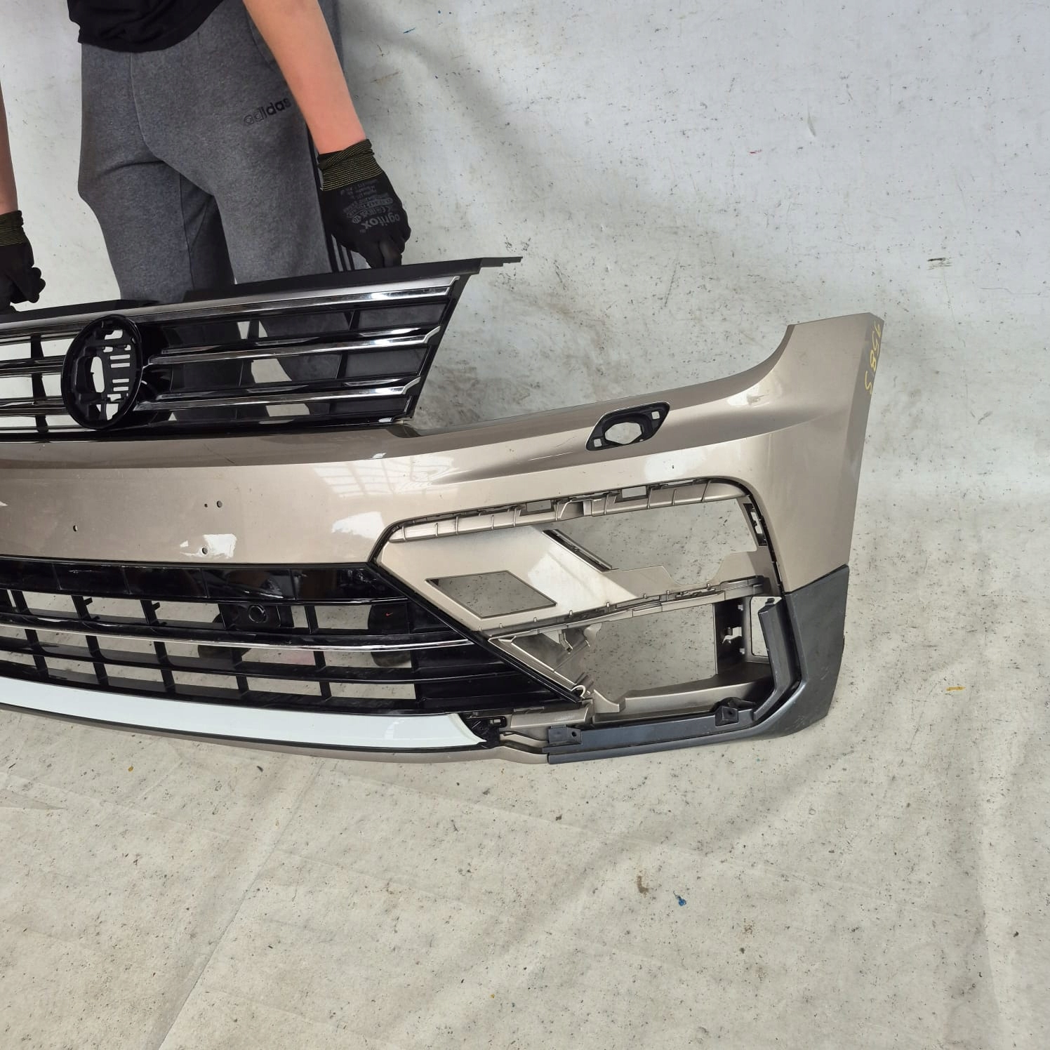 VW TIGUAN II 2 R-LINE 15-20 bumper front front washer PDC