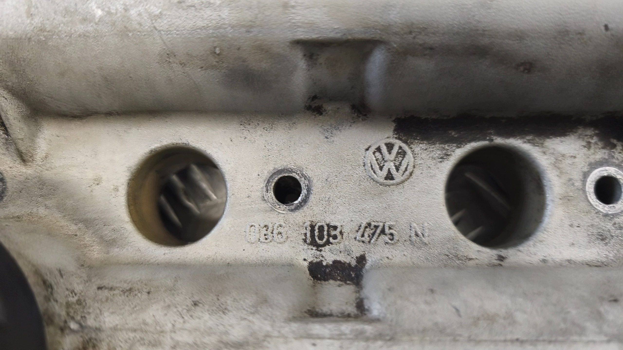 vačky rozvodu kryt ventilů VW GOLF IV 1.4B 55kW