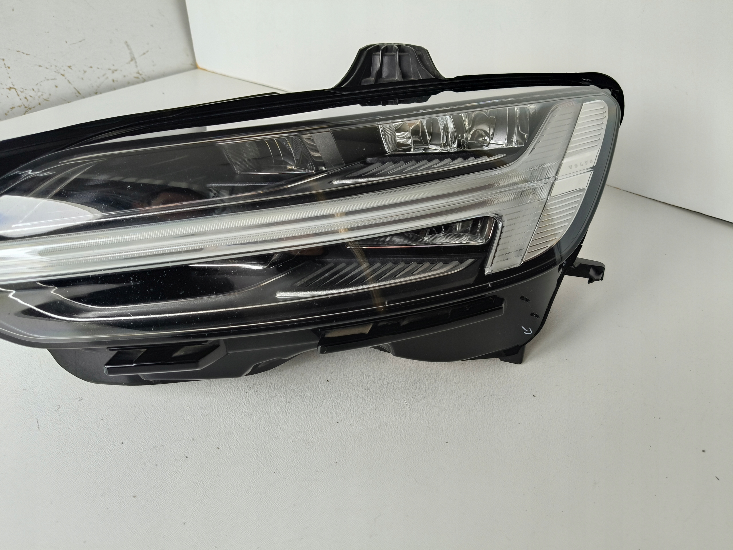 light left REFLEKTOR VOLVO V60 II S60 III 18- FULL LED ACTIVE HIGH BEAM
