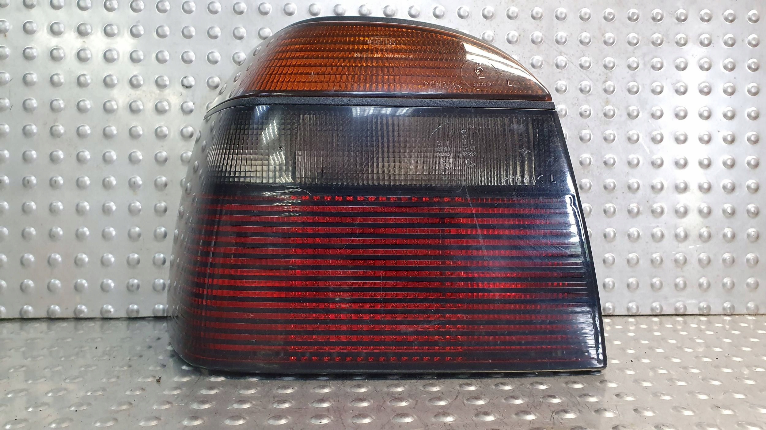 light rear part left VW GOLF III 3 1H6945111B HATCHBACK CIEMNA 91