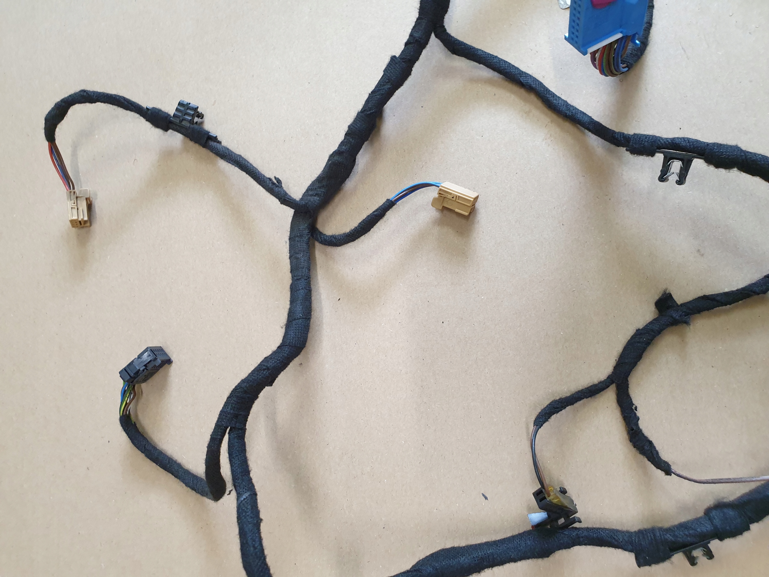 bundle wiring Z door left front driver´s AUDI A7 and 4G8 OE EUROPA