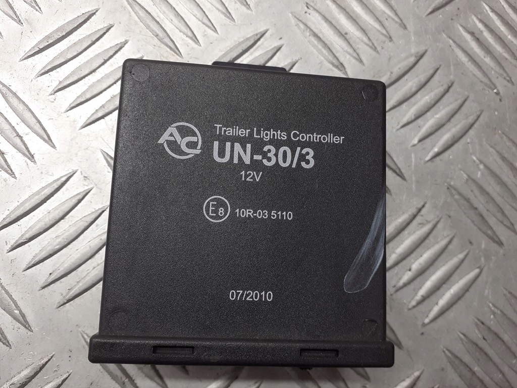 MODUŁ ŚWIATEŁ AUDI A6 C6 2.4 V6 10R-035110