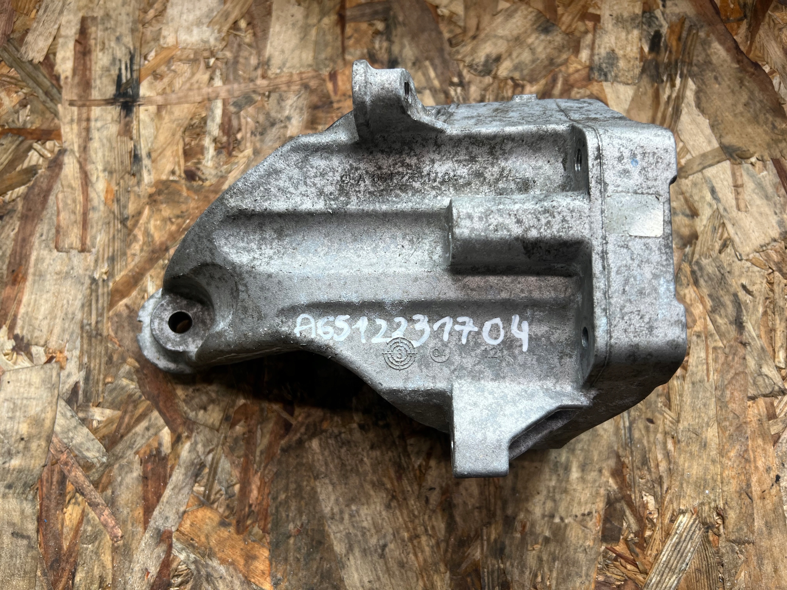 holder engine mount SPRINTER W906 A6512231704