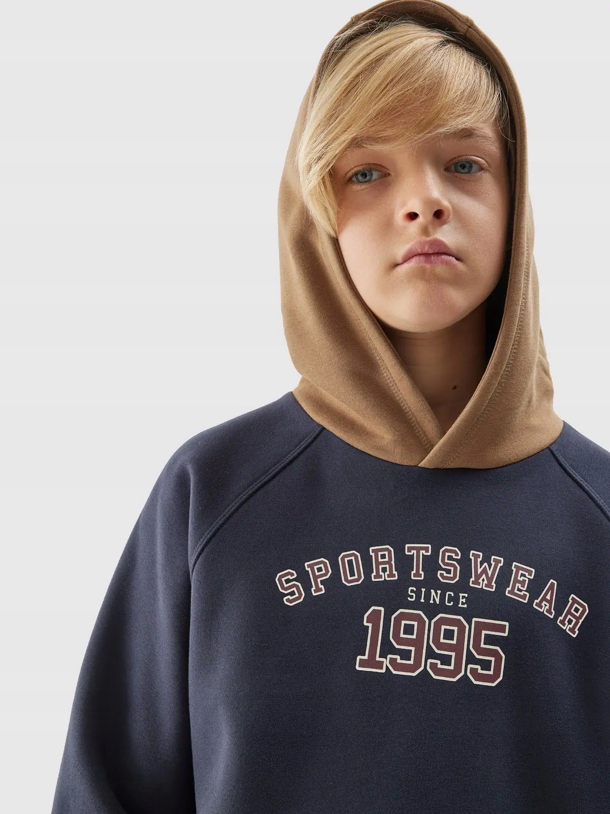 BLUZA CHŁOPIĘCA 4F DRESOWA Z KAPTUREM AW23M651 Rękaw długi rękaw