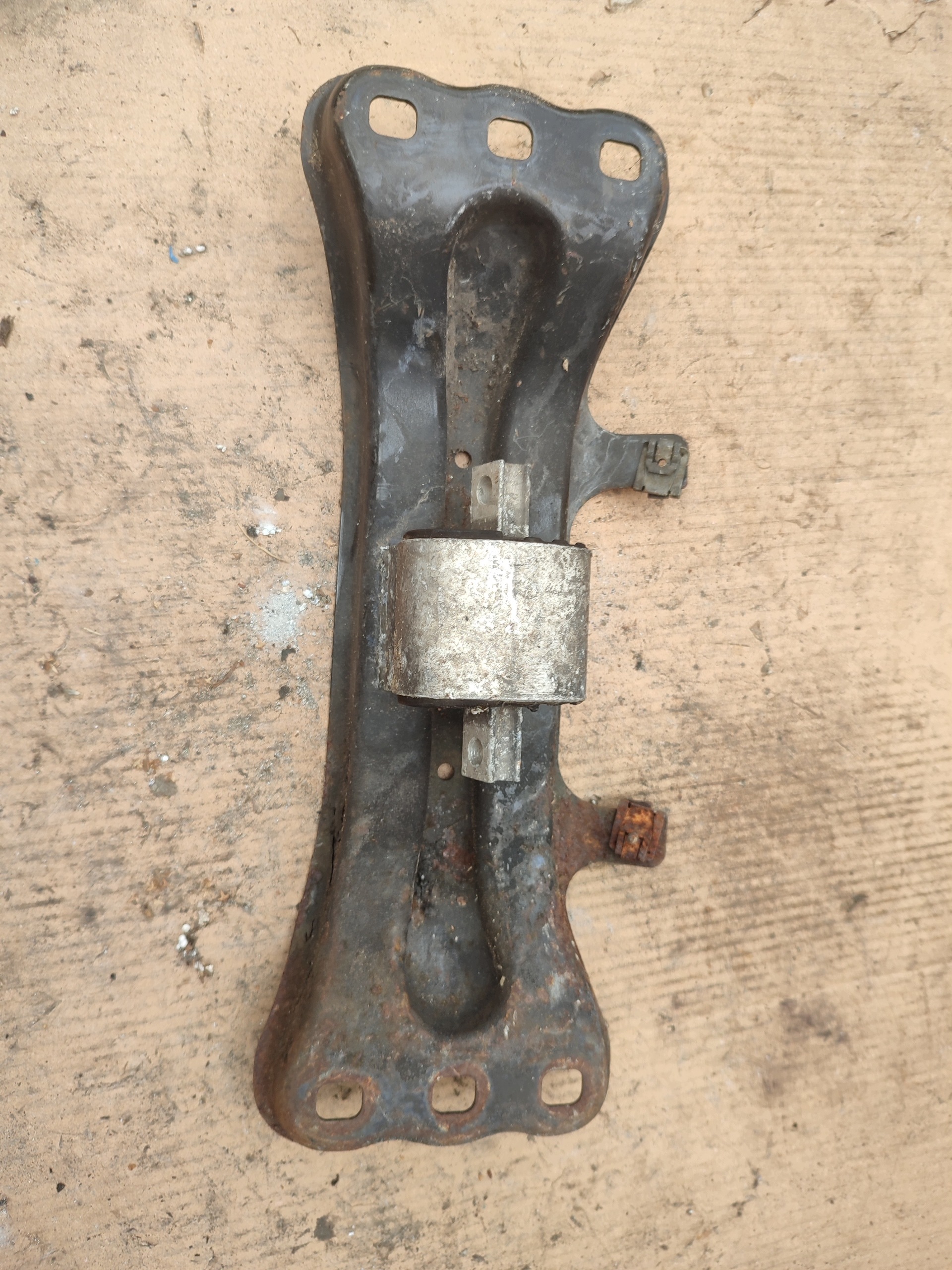 holder gearbox mounting MERCEDES W205 A2052400802