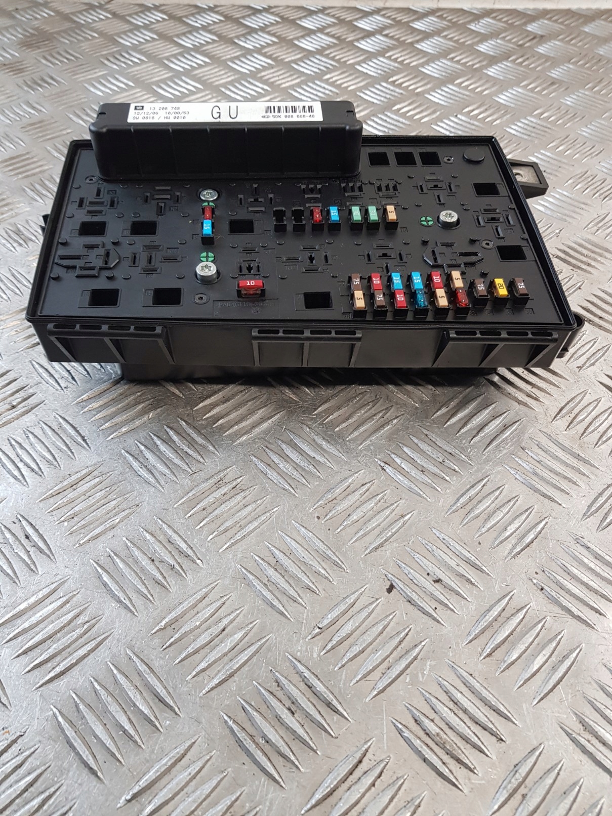 Module fusibles 13206748 OPEL ASTRA H 1.9D 07R