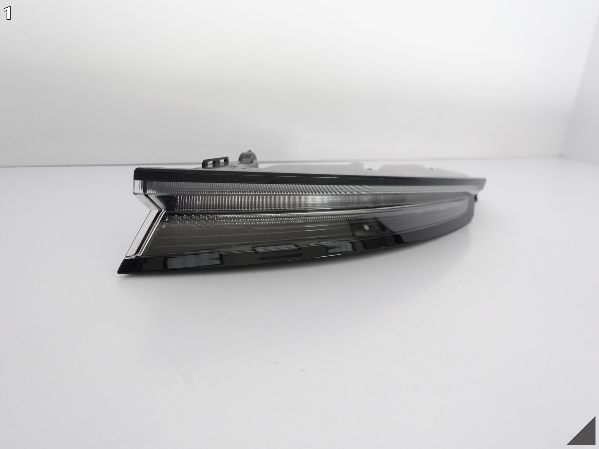 PORSCHE TAYCAN 9J1 BASIS light right rear part EUROPA